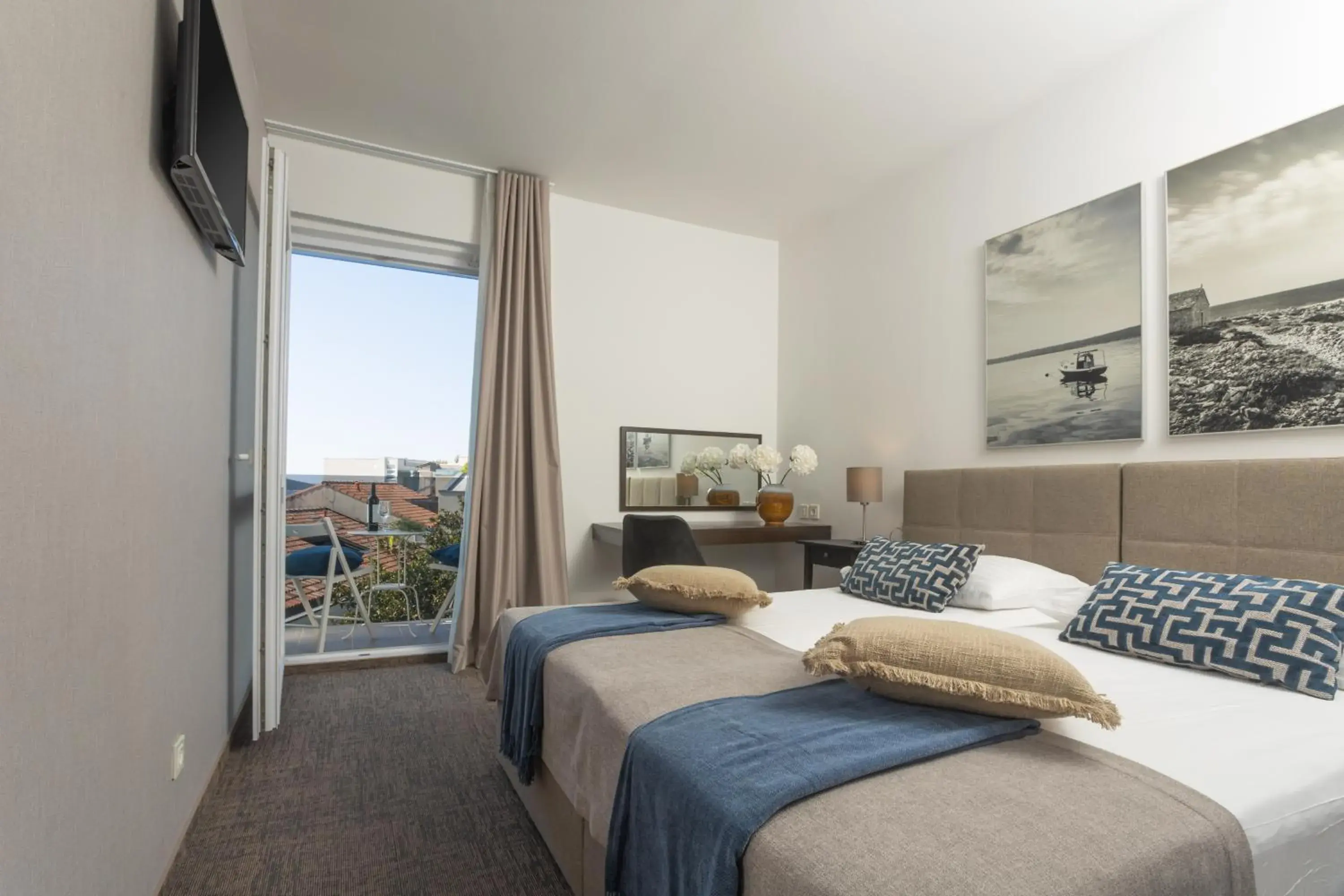 Classic Double Room with Balcony - Sea Side in Villa Arausa Classic Double Room with Balcony - Sea Side in Villa Arausa