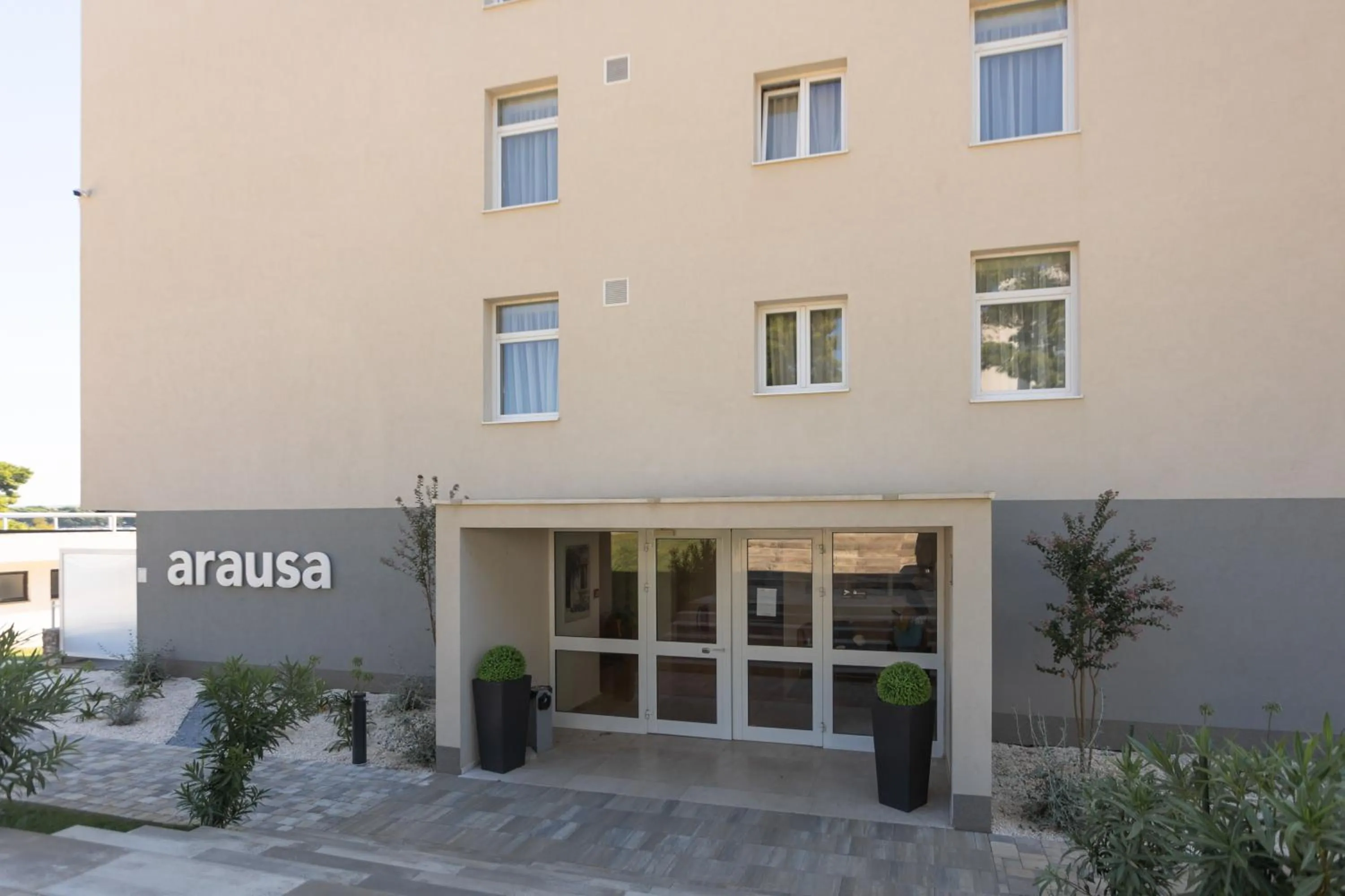 Property building in Villa Arausa