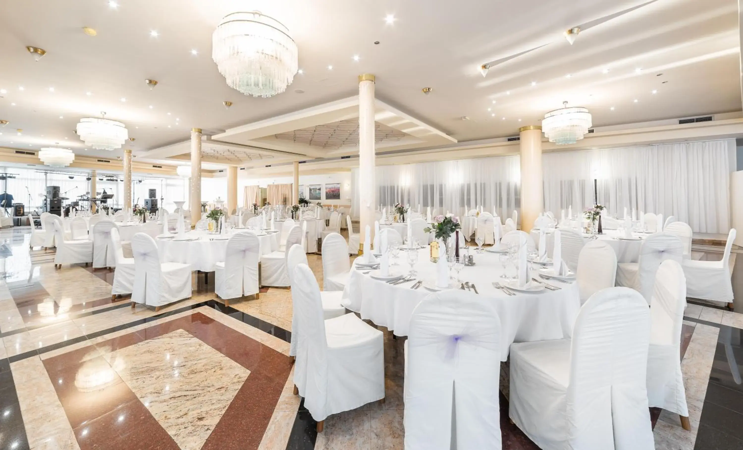 Restaurant/places to eat in Villa Arausa Restaurant/places to eat in Villa Arausa