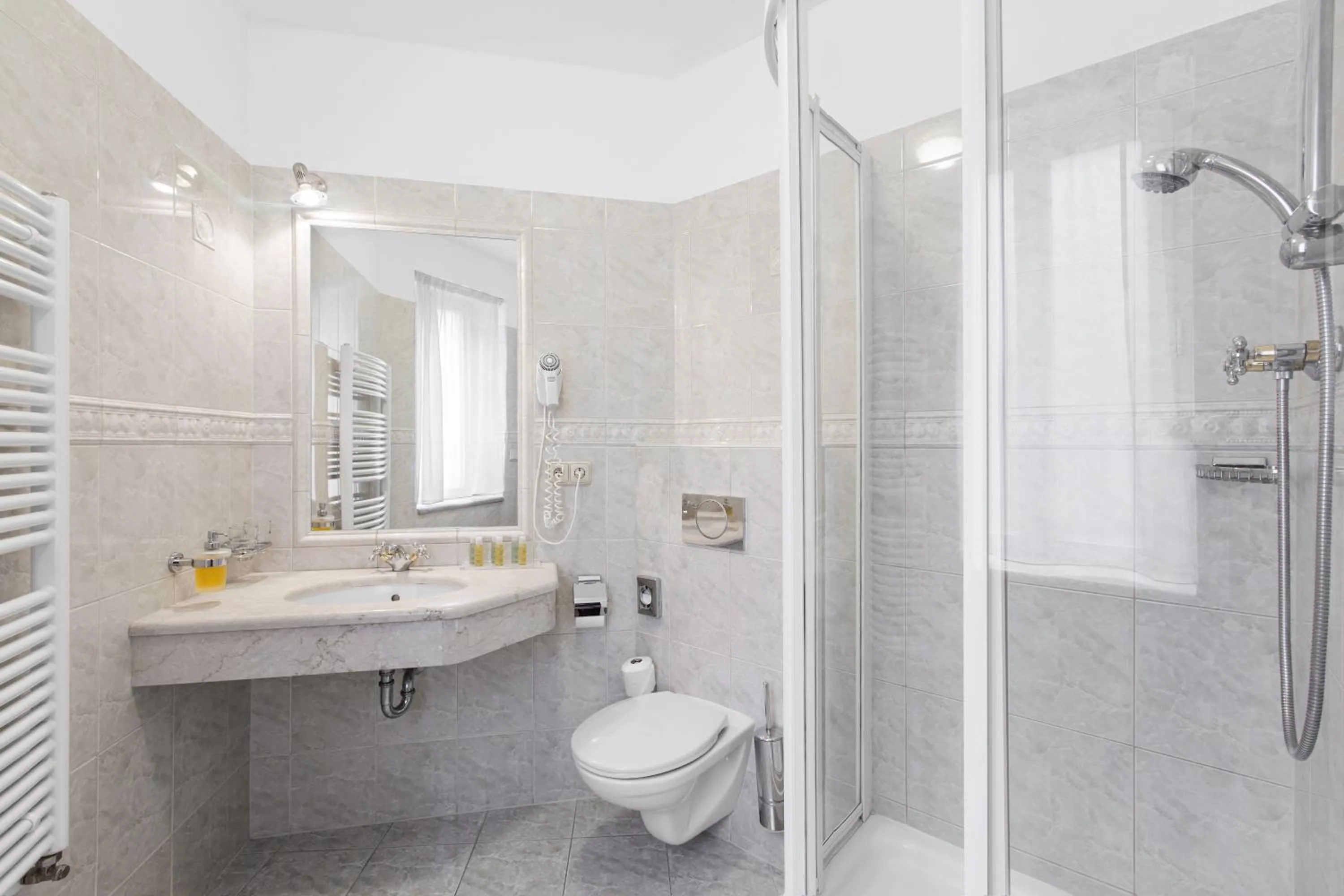 Bathroom in Hotel Patio Prague