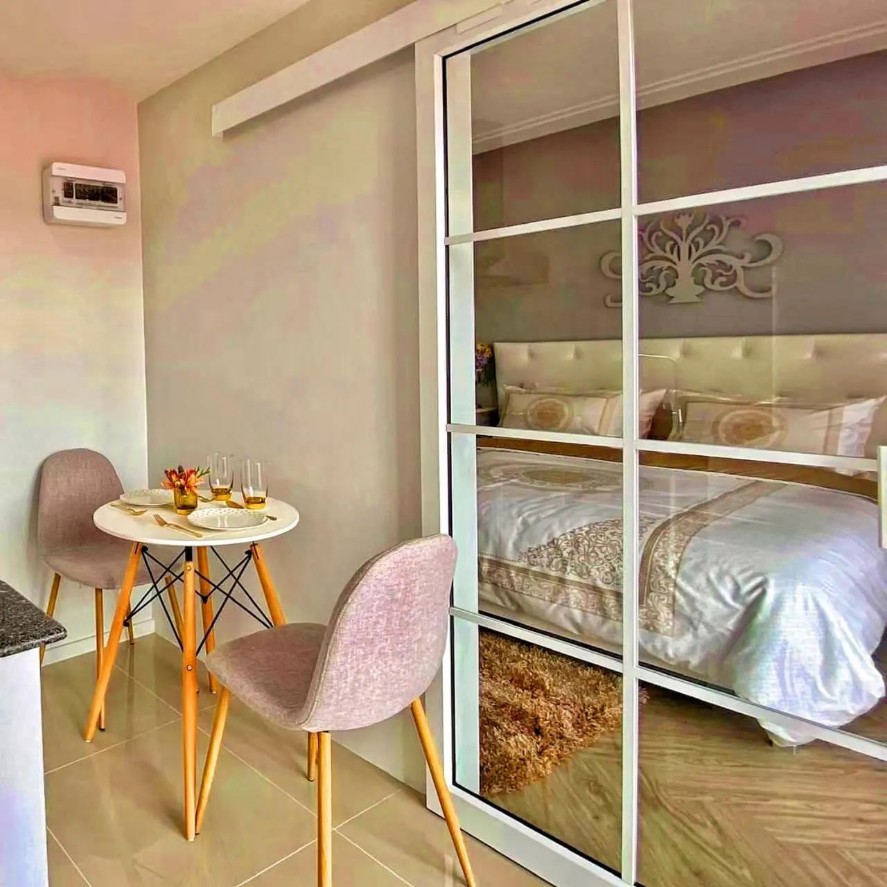 Bed in Cozy little home 408 the canale near Central Festival