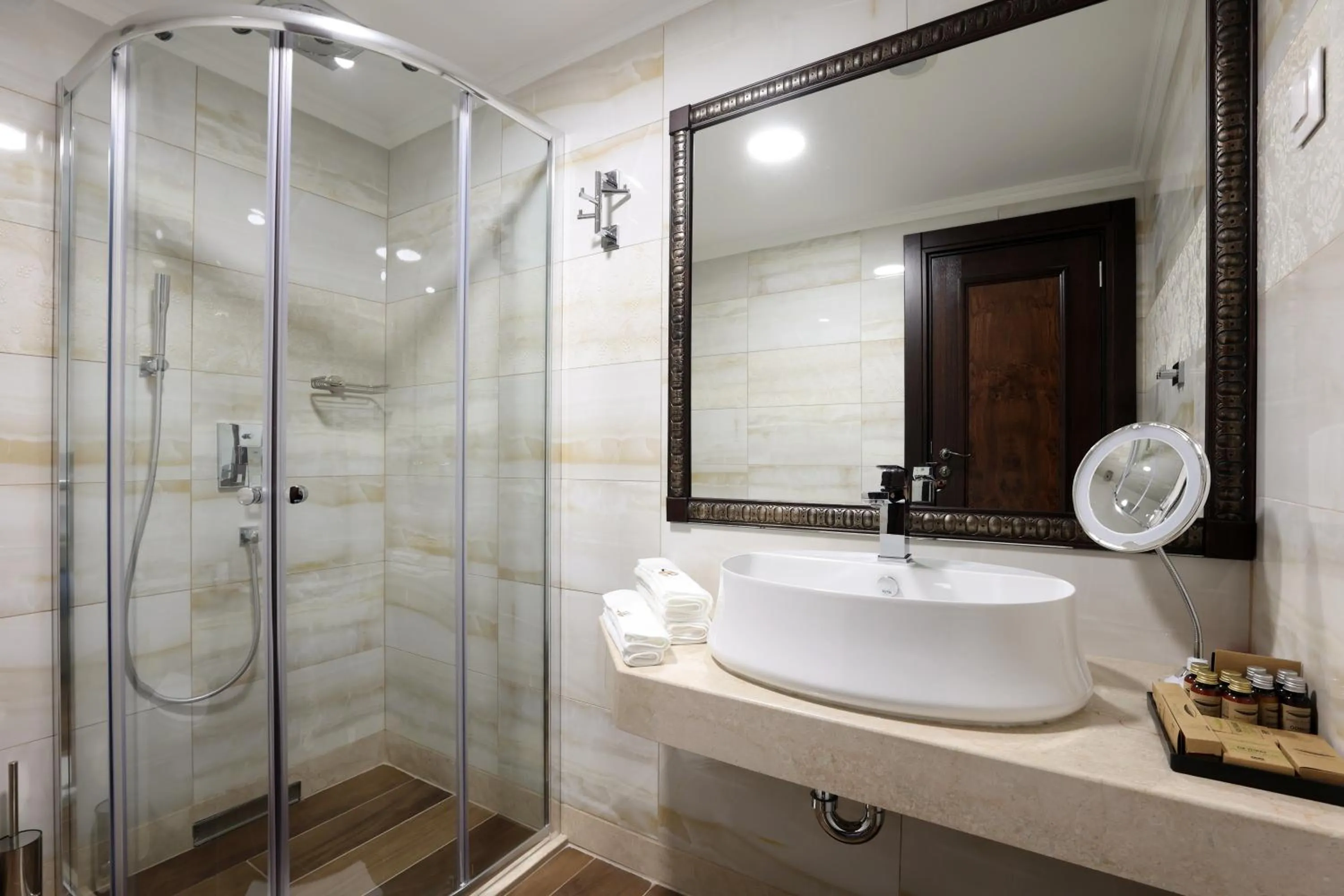 Shower in Armaco Residence