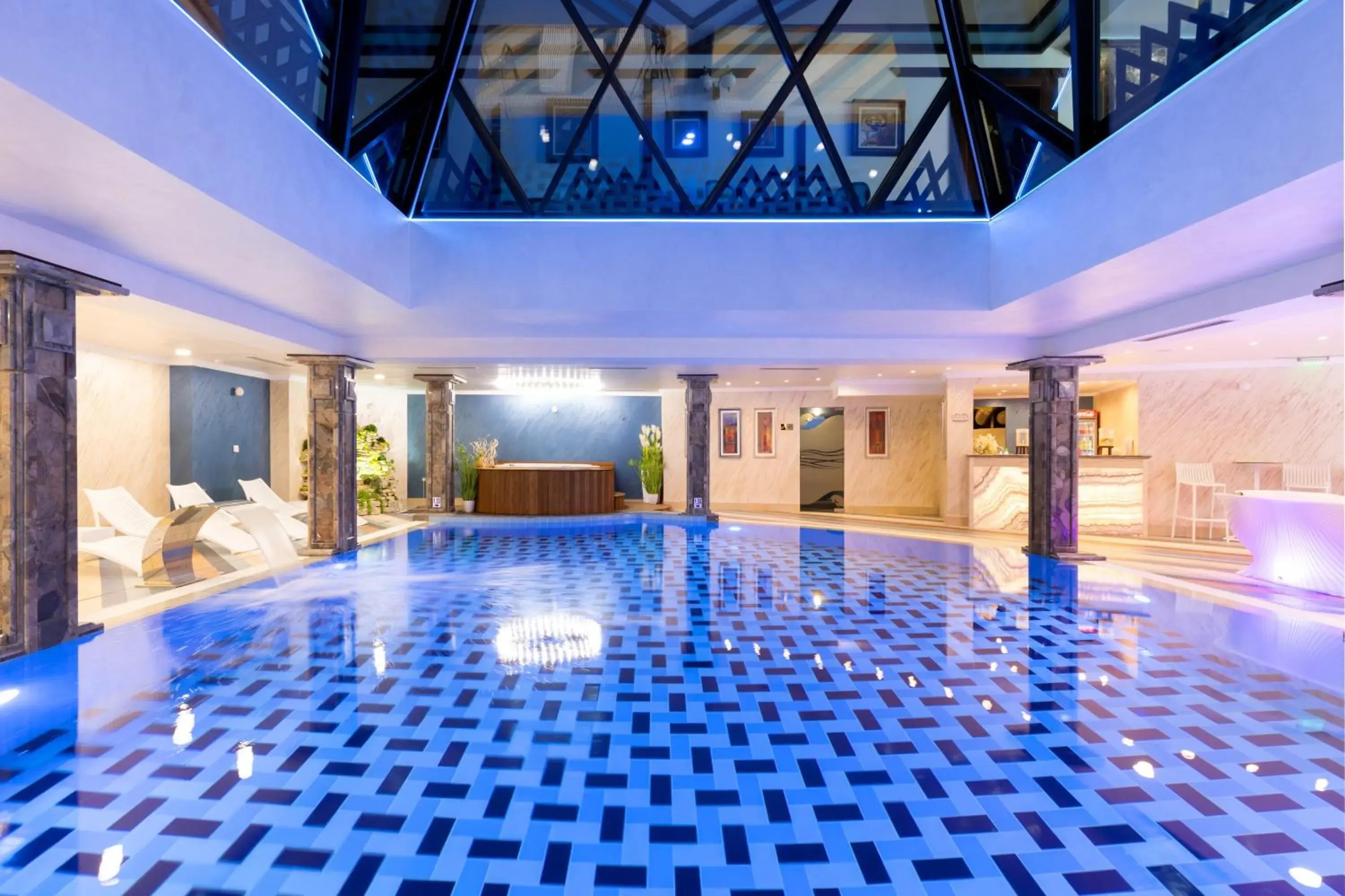 Swimming pool in Armaco Residence Swimming pool in Armaco Residence