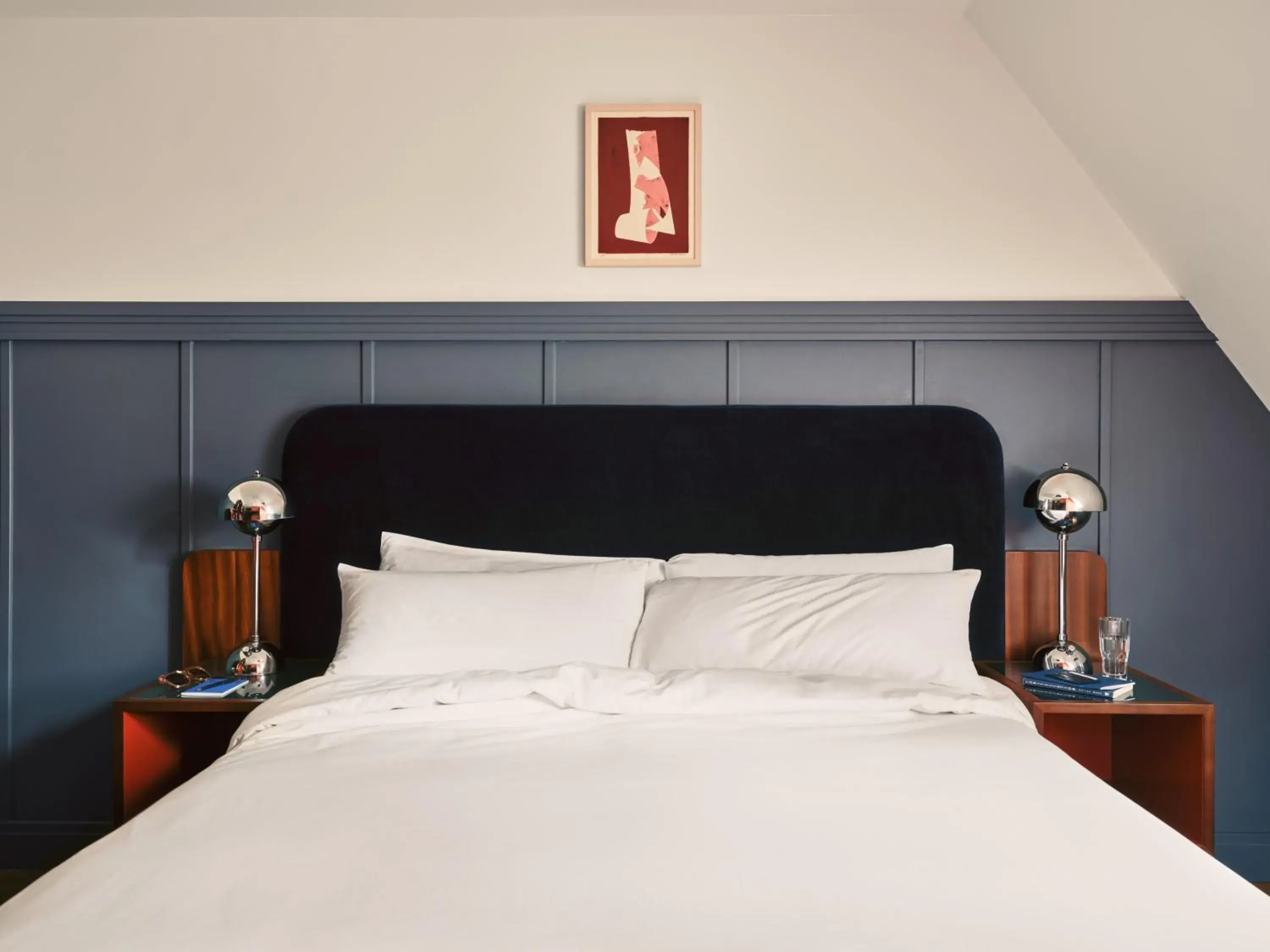 Bed in The Hoxton, Lloyd Amsterdam - Eastern Docklands Bed in The Hoxton, Lloyd Amsterdam - Eastern Docklands