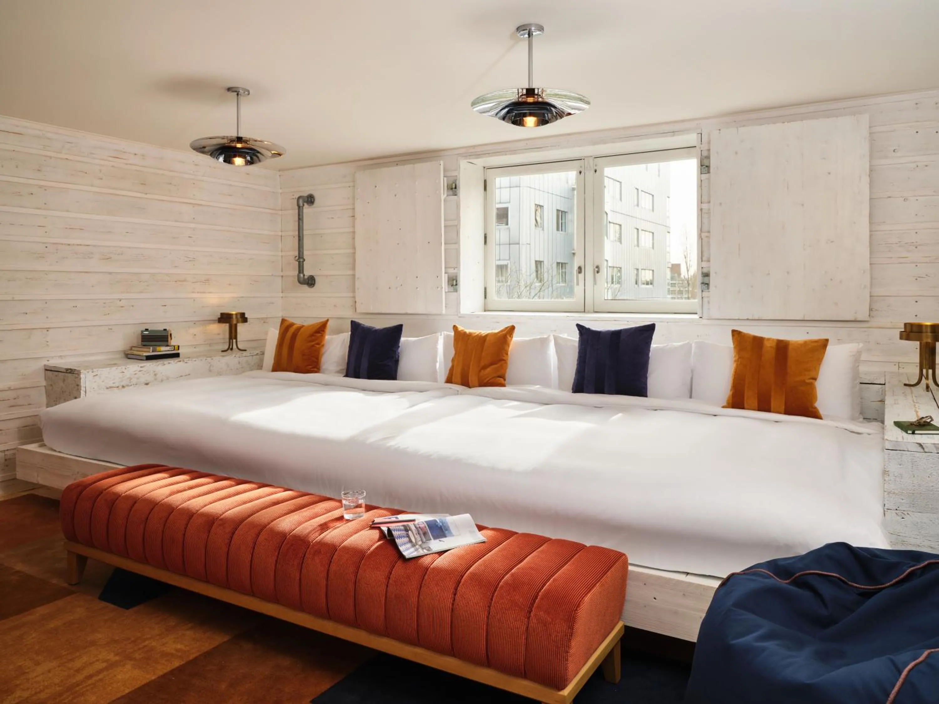 Property building, Bed in The Hoxton Lloyd Amsterdam City Centre East