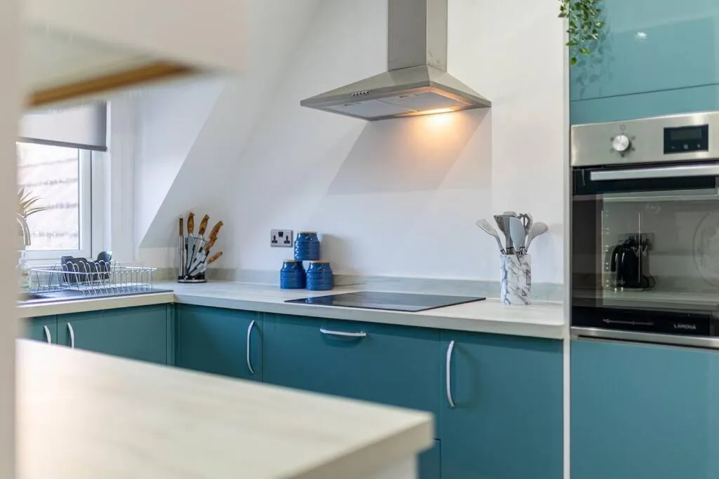 Beautiful newly refurbished apartment close to the promenade.
