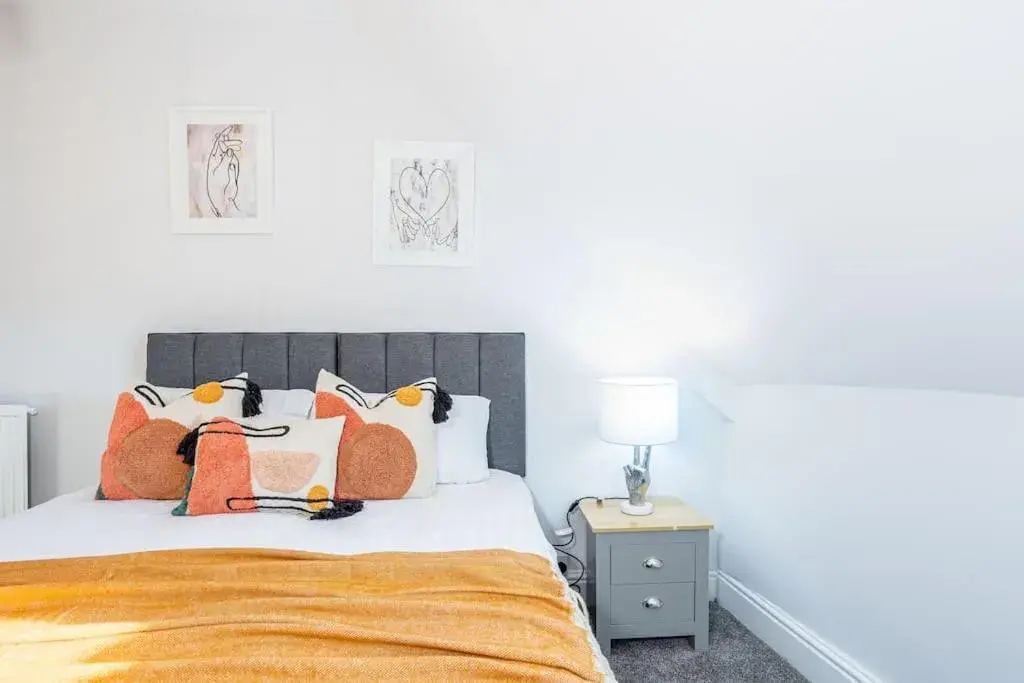 Two-Bedroom Apartment in Beautiful newly refurbished apartment close to the promenade. Two-Bedroom Apartment in Beautiful newly refurbished apartment close to the promenade.