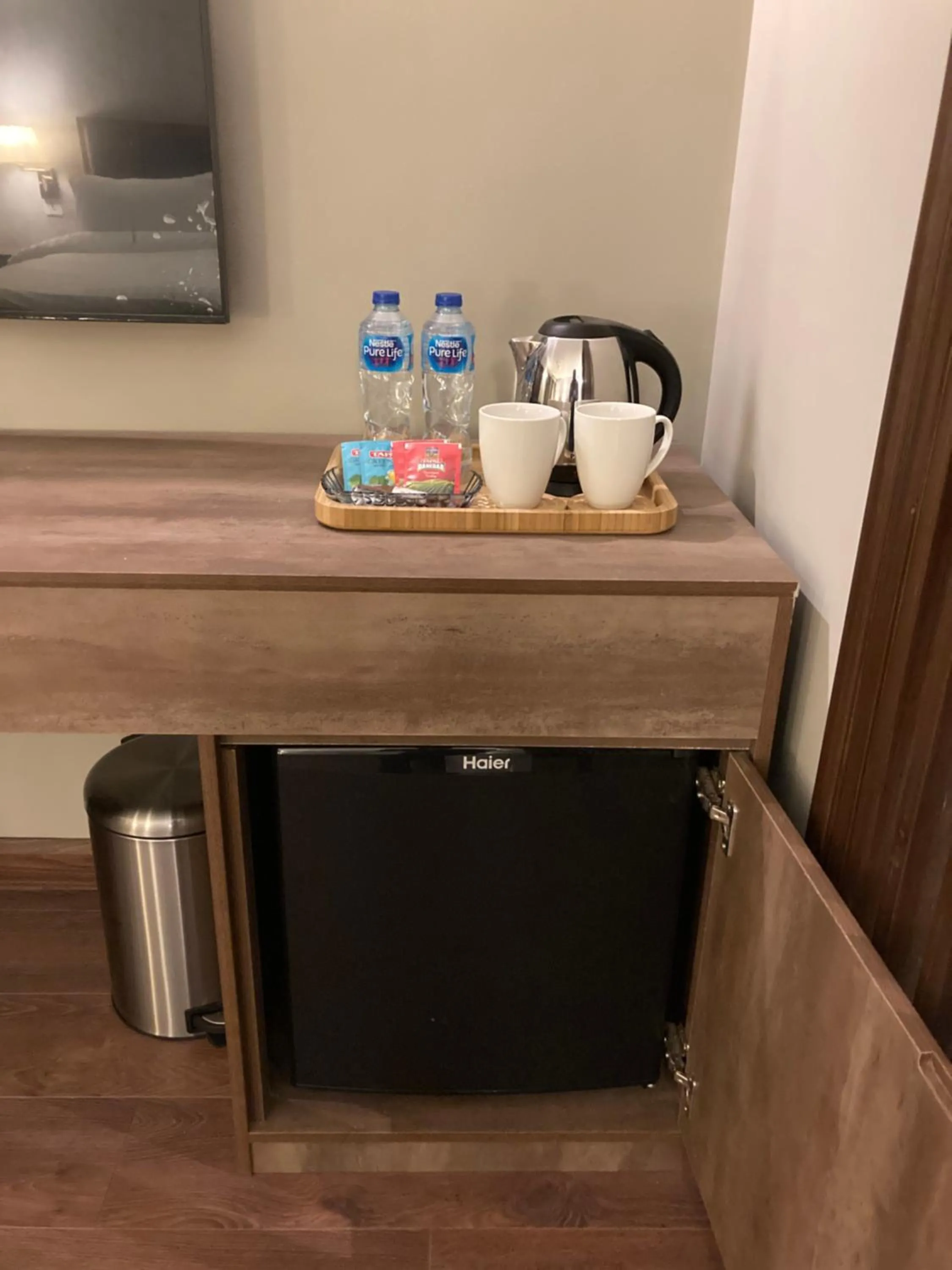 Coffee/tea facilities in Hillside Residence E-7 by Paramount Hospitality