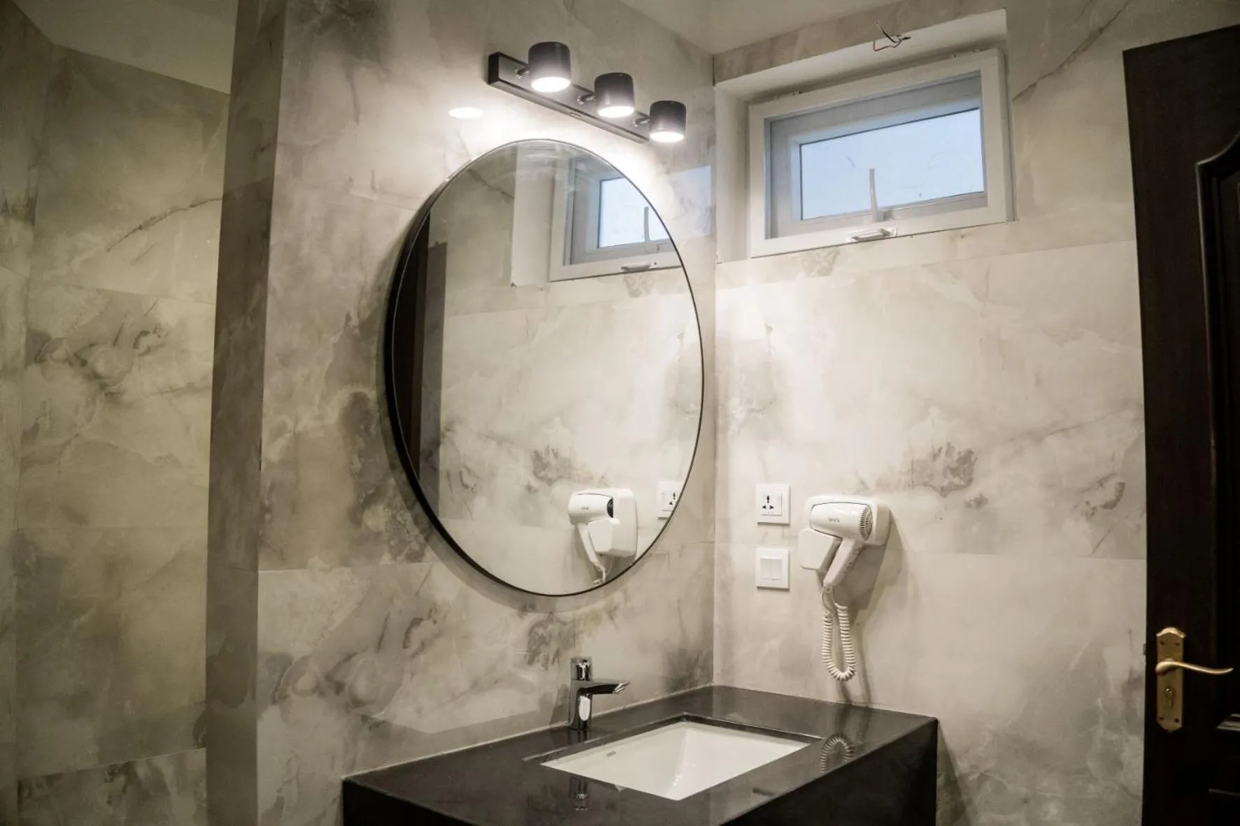 Hillside Residence E-7 by Paramount Hospitality