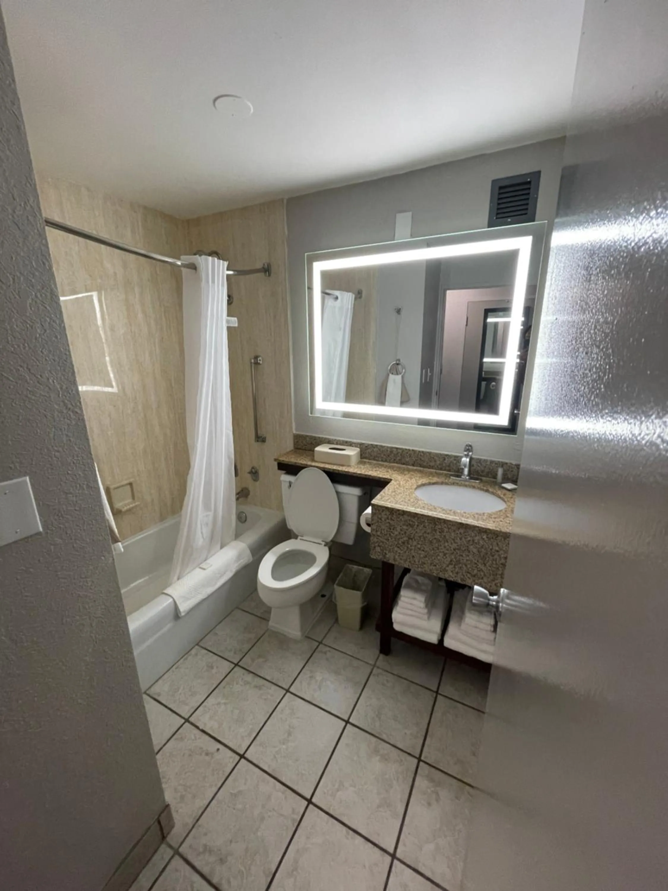 Shower in Pine Lake Resort and Banquets