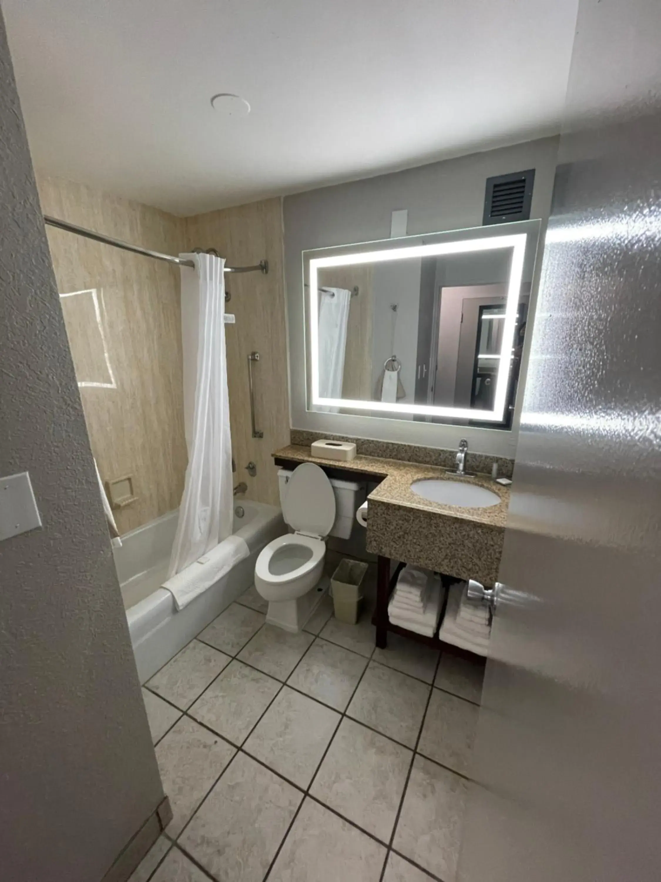 Single Room with Private Bathroom in Pine Lake Resort and Banquets Single Room with Private Bathroom in Pine Lake Resort and Banquets