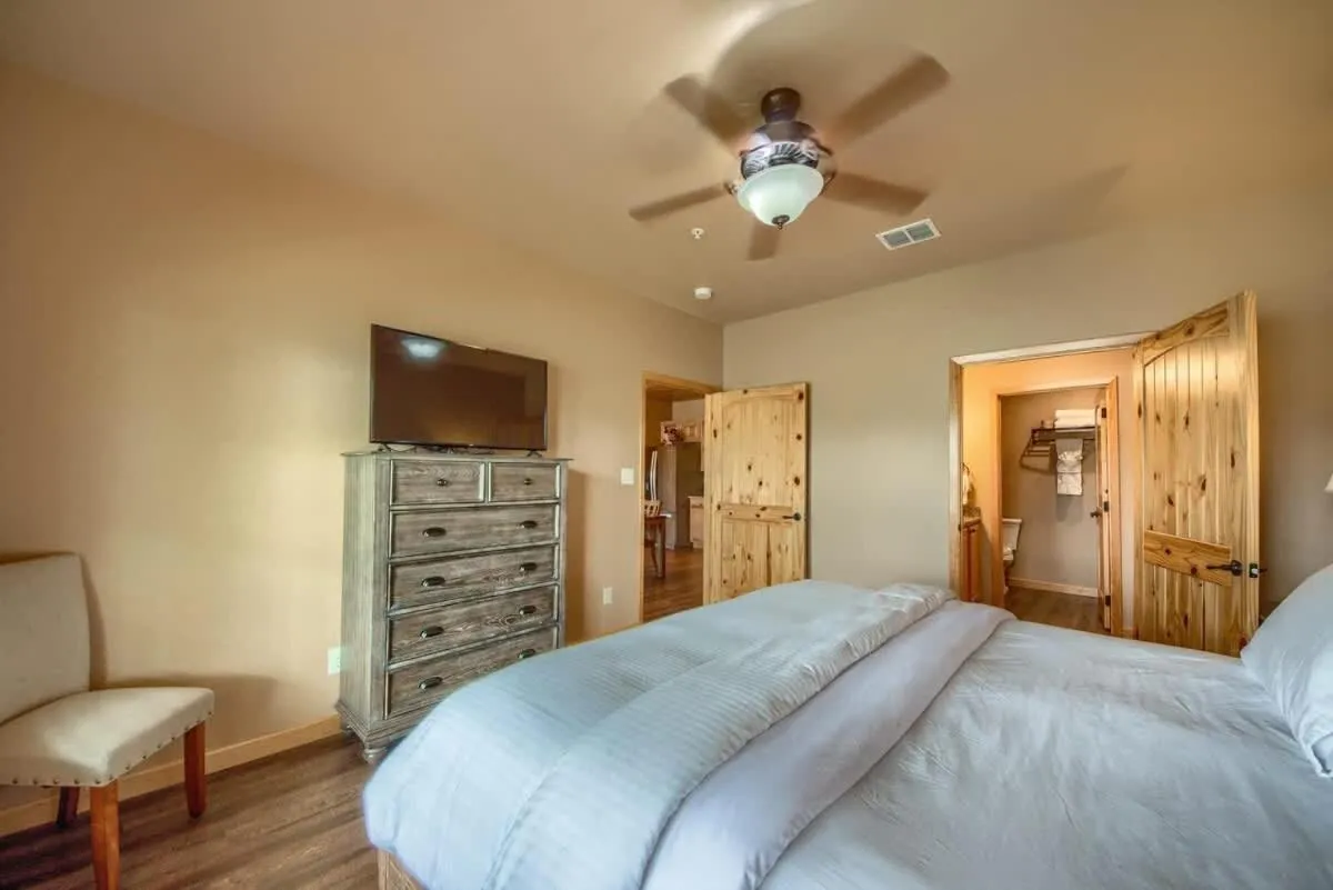 Bed in Old Mills Resort OM A9