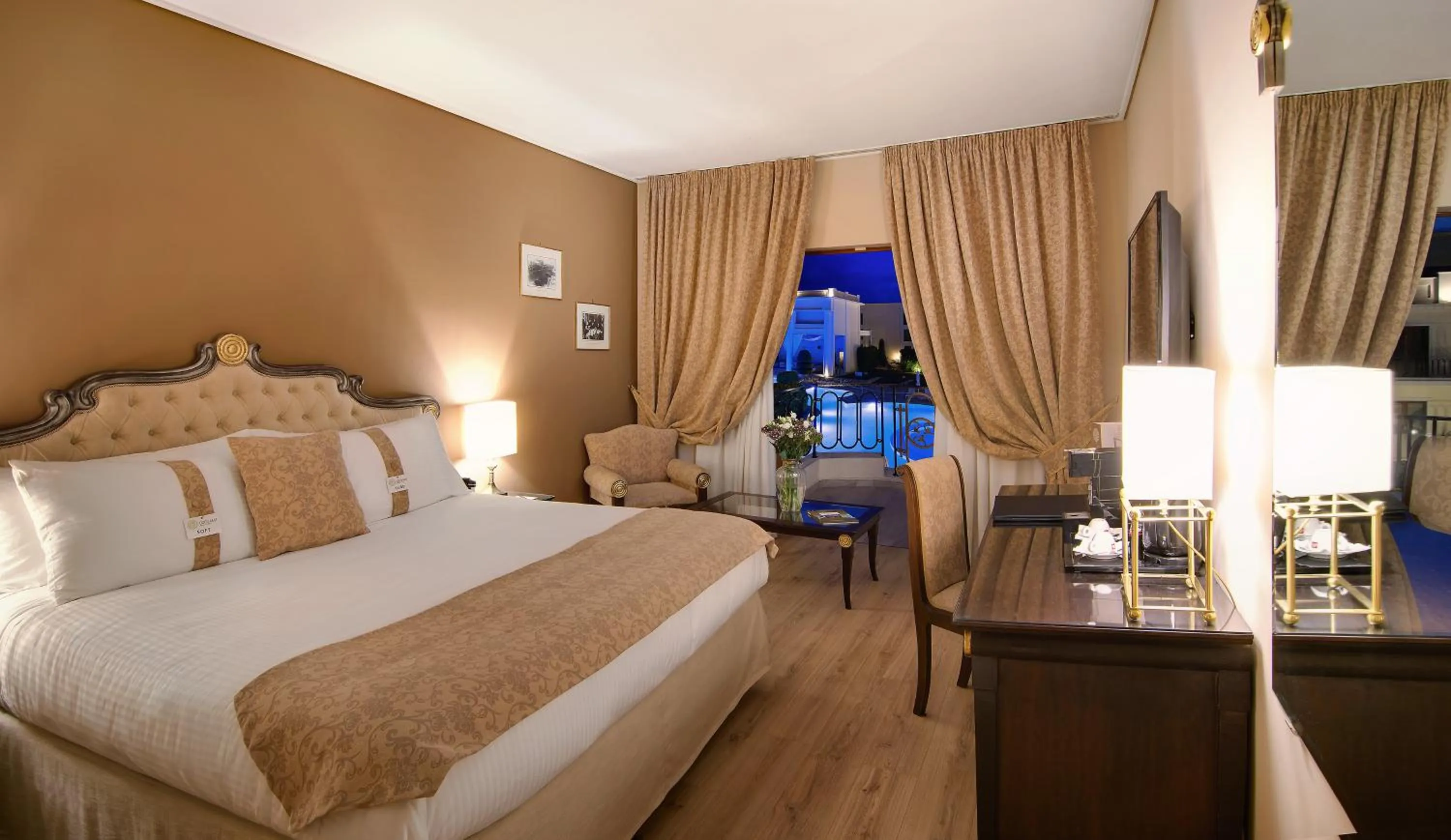 Pool view, Bed in Epirus Palace Congress & Spa