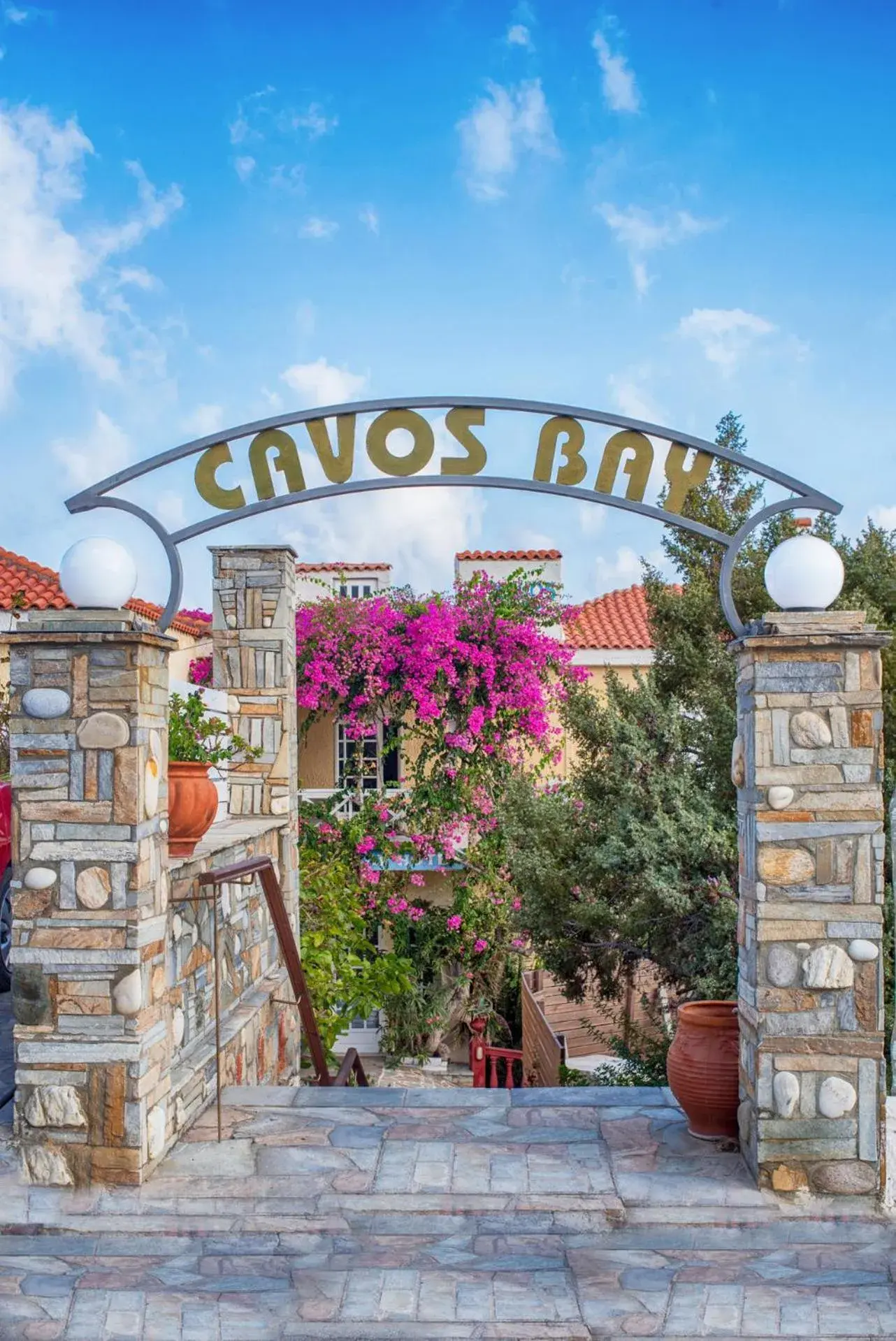Facade/entrance in Cavos Bay Hotel & Studios Facade/entrance in Cavos Bay Hotel & Studios