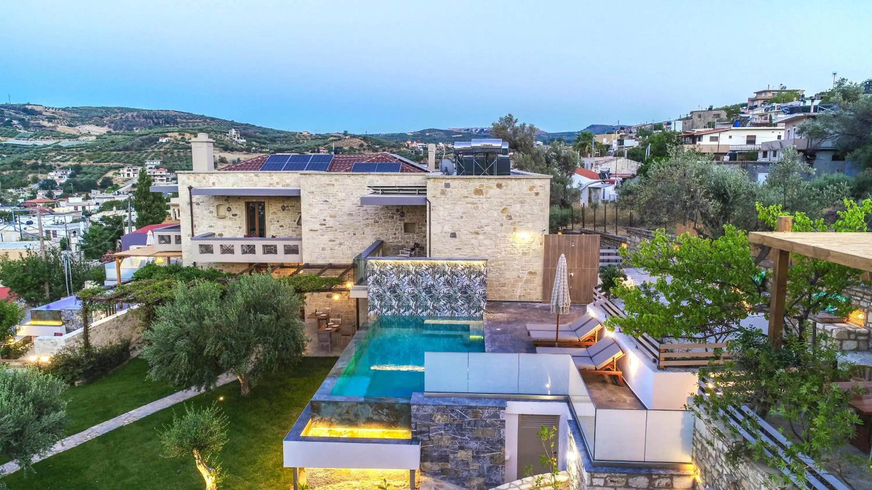 Property building in Asion Lithos Property building in Asion Lithos