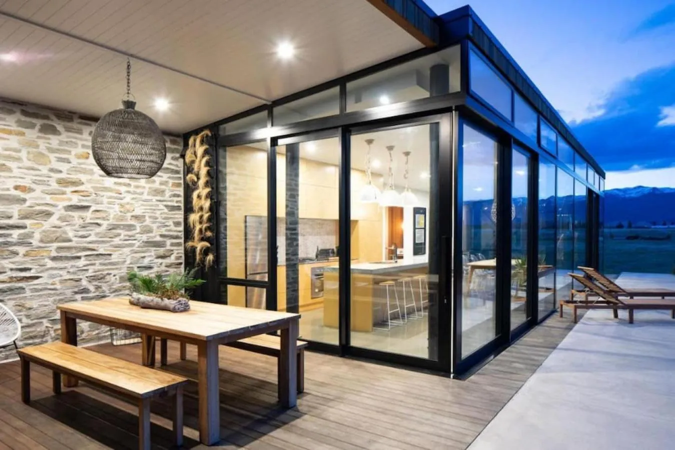 NOMAC No8, Luxury holiday home, Twizel