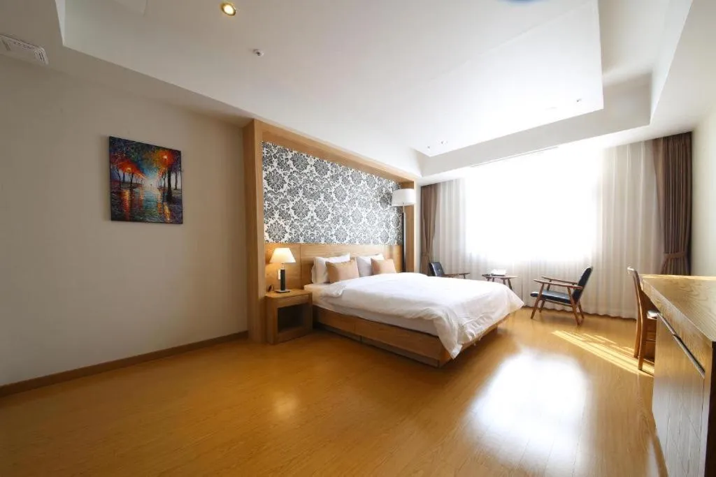 Bed in Lake 45 Hotel