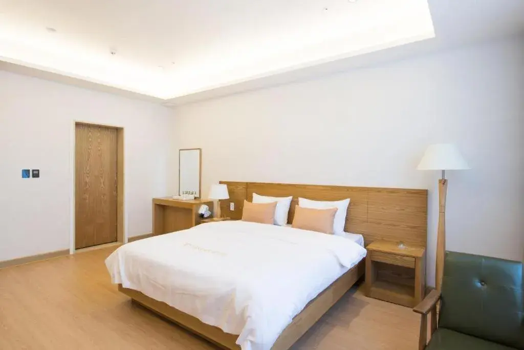 Bed in Lake 45 Hotel Bed in Lake 45 Hotel