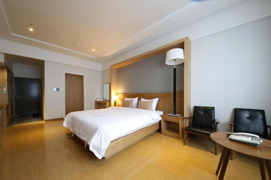 Bed in Lake 45 Hotel