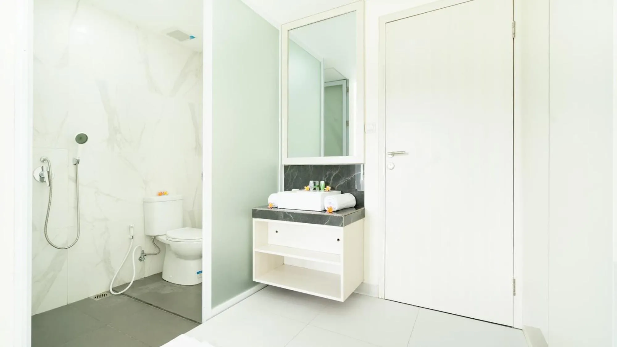 Shower in The Axara Bali Managed by ARM Hospitality