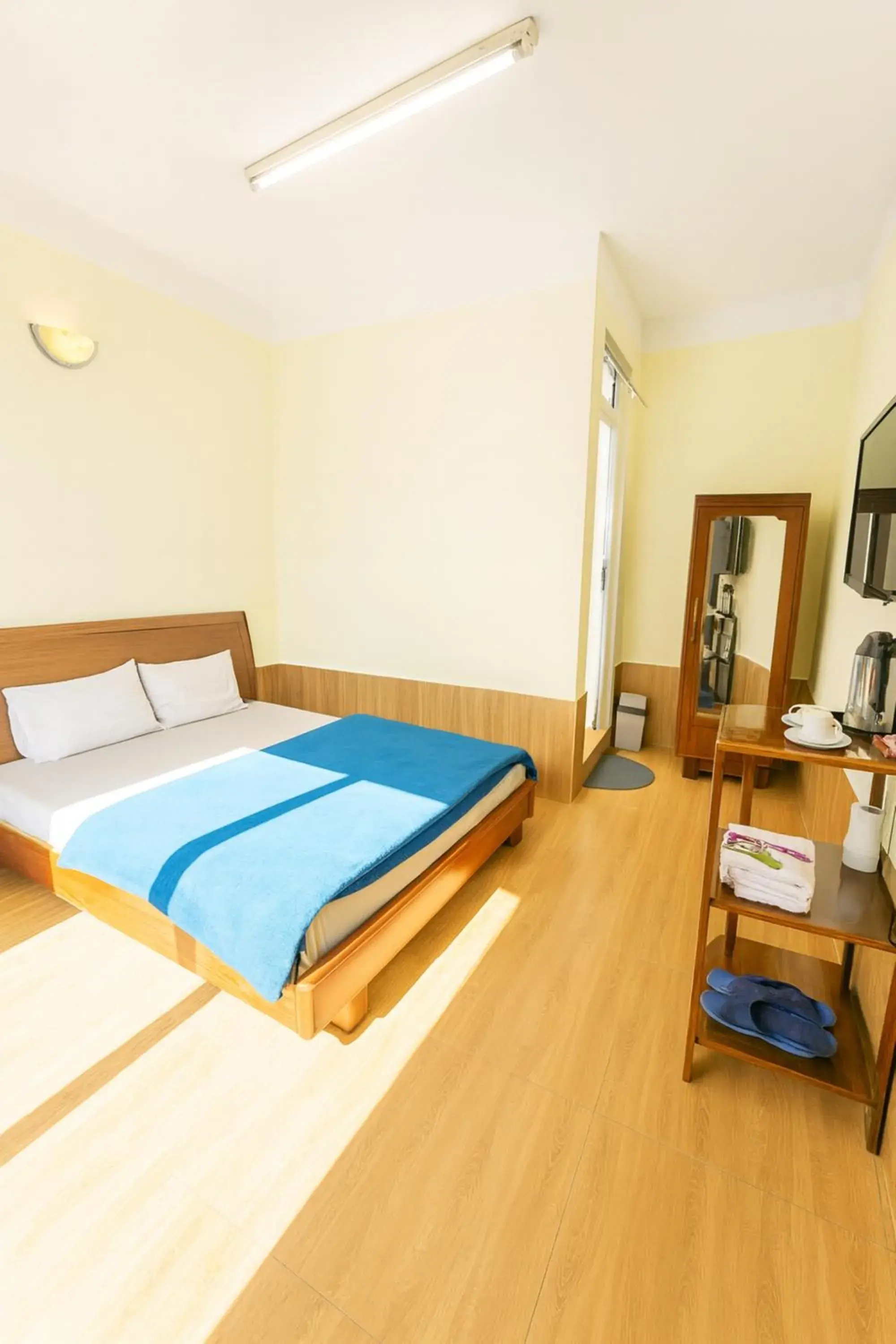 Photo of the whole room, Bed in Hân Hoan Hotel Photo of the whole room, Bed in Hân Hoan Hotel