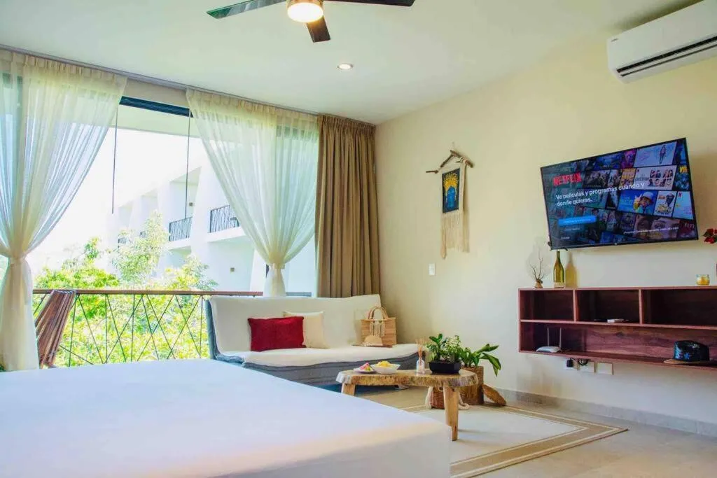 Communal lounge/ TV room, Bed in DK31 Wifi 600mb, Cheap Scooters by Moikkarentals