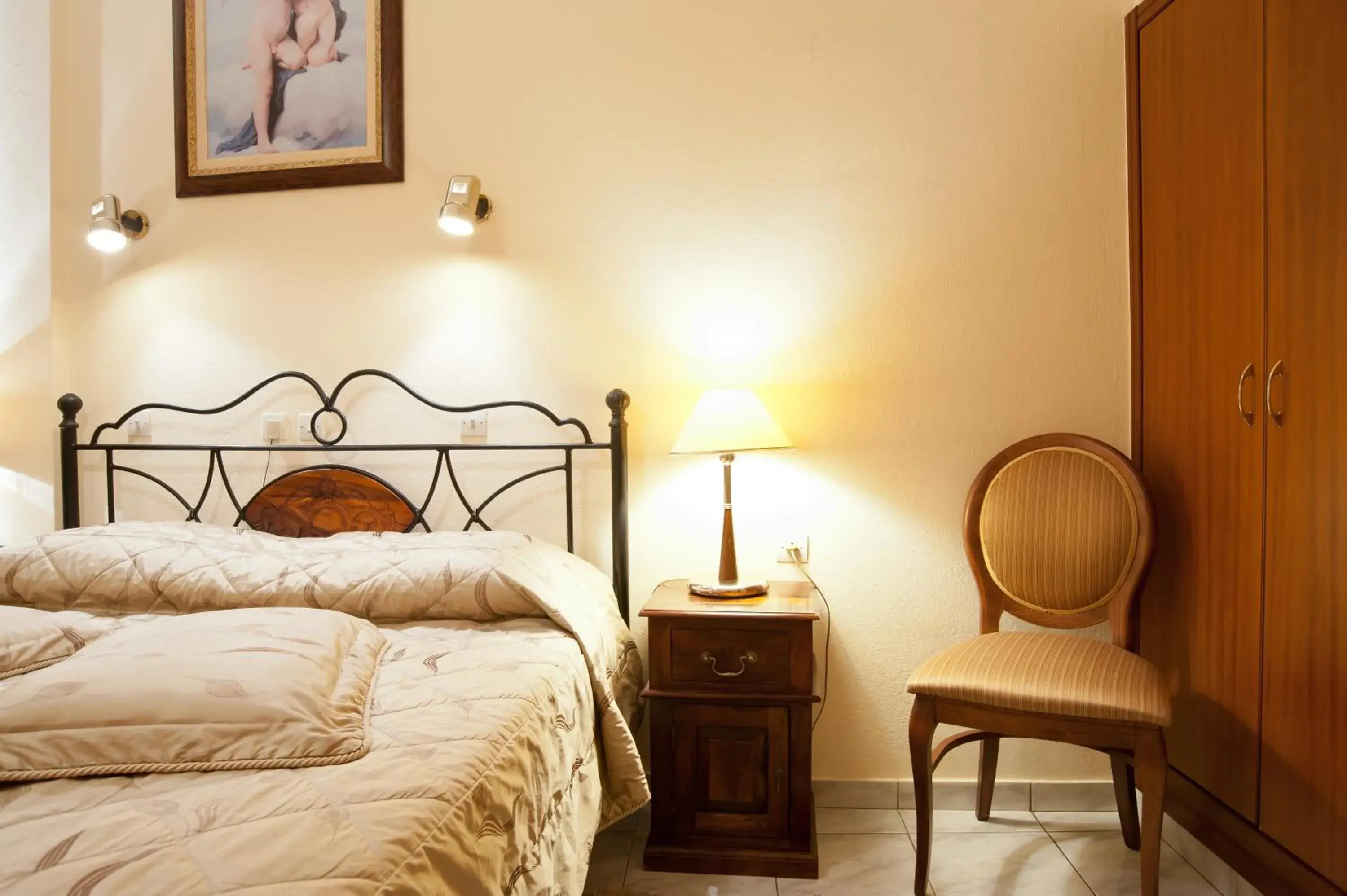 Bed in Hermes Delphi Hotel Bed in Hermes Delphi Hotel