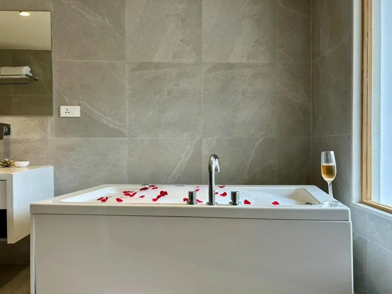 Bathroom in Bookmark Resorts, Manali Bathroom in Bookmark Resorts, Manali