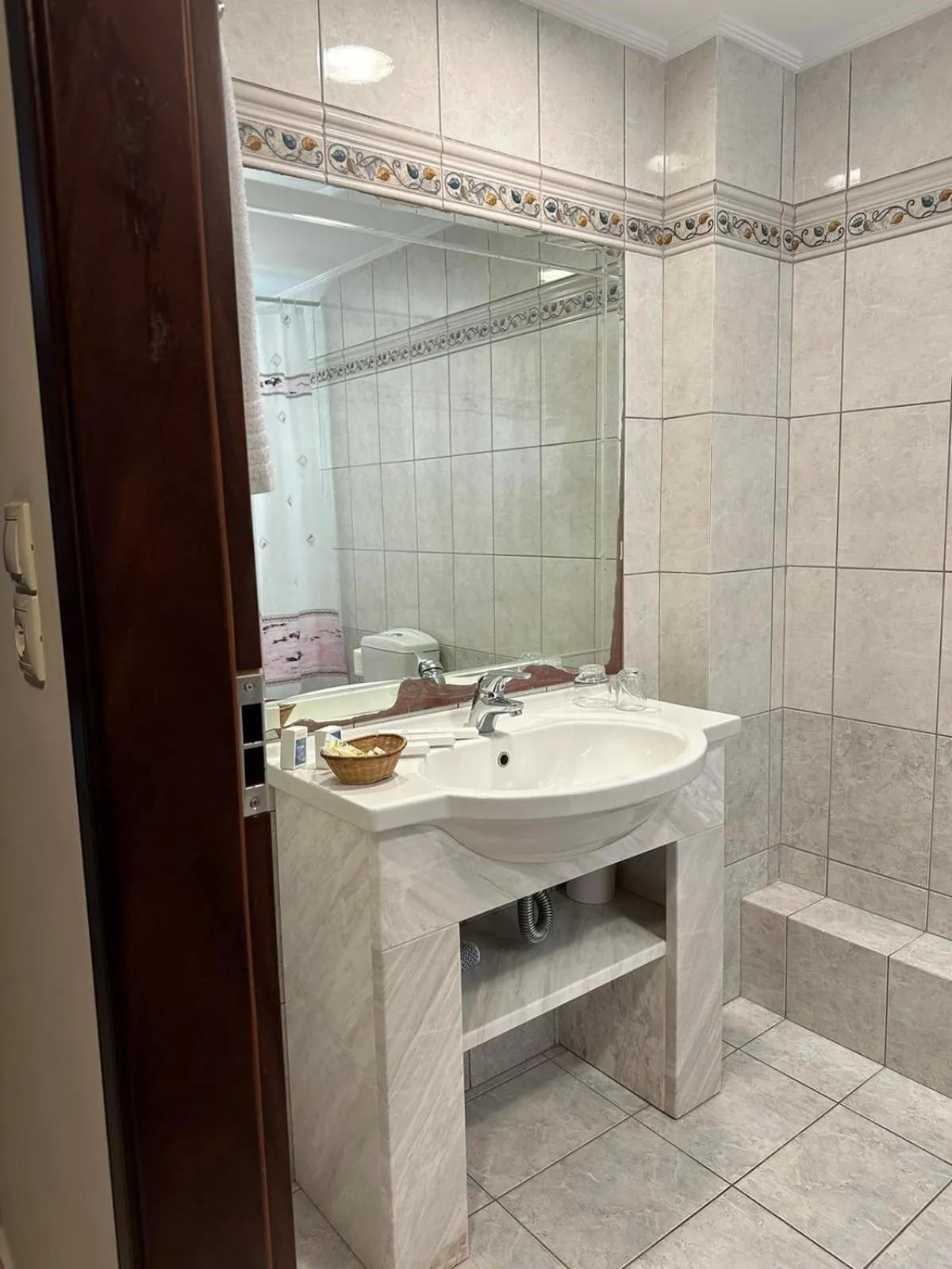 Bathroom in Europa Beach Hotel