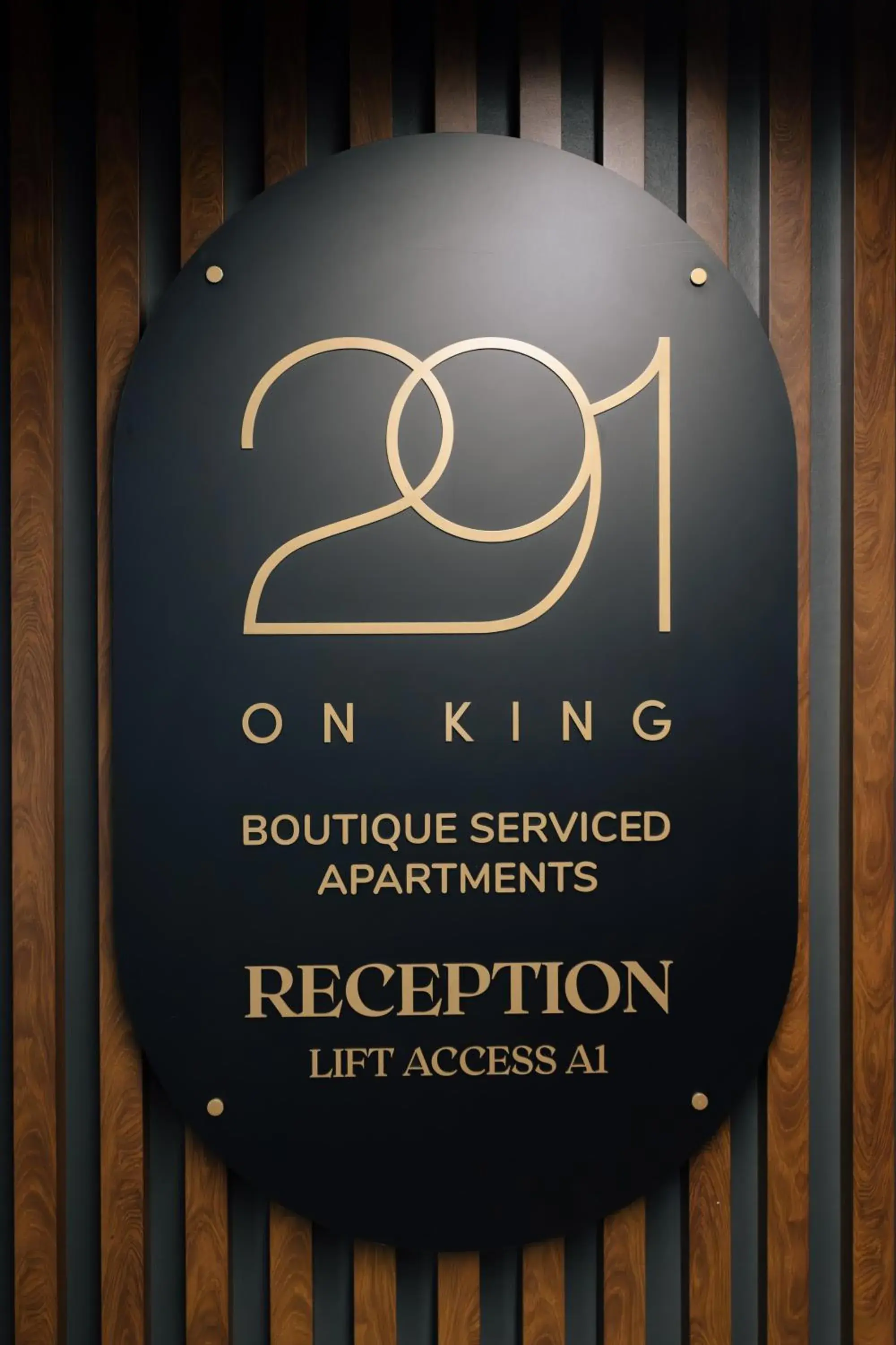 Facade/entrance in 291 on King Facade/entrance in 291 on King