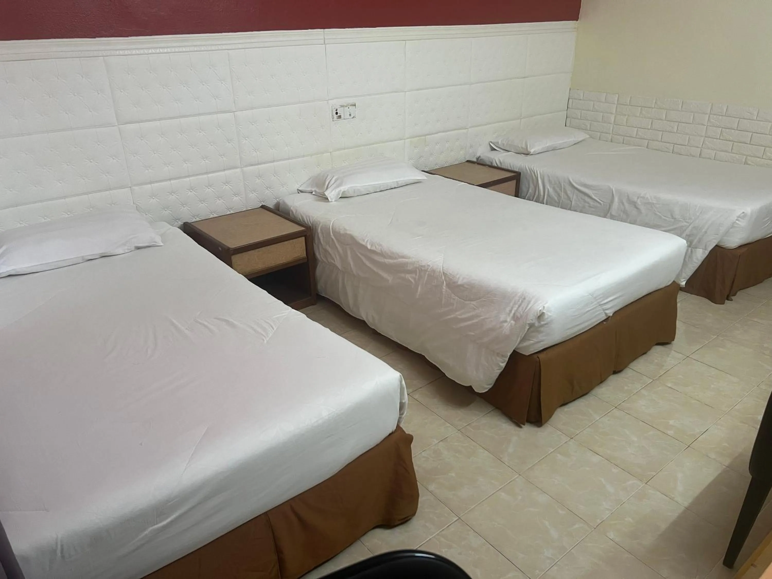 Lily Budget Hotel
