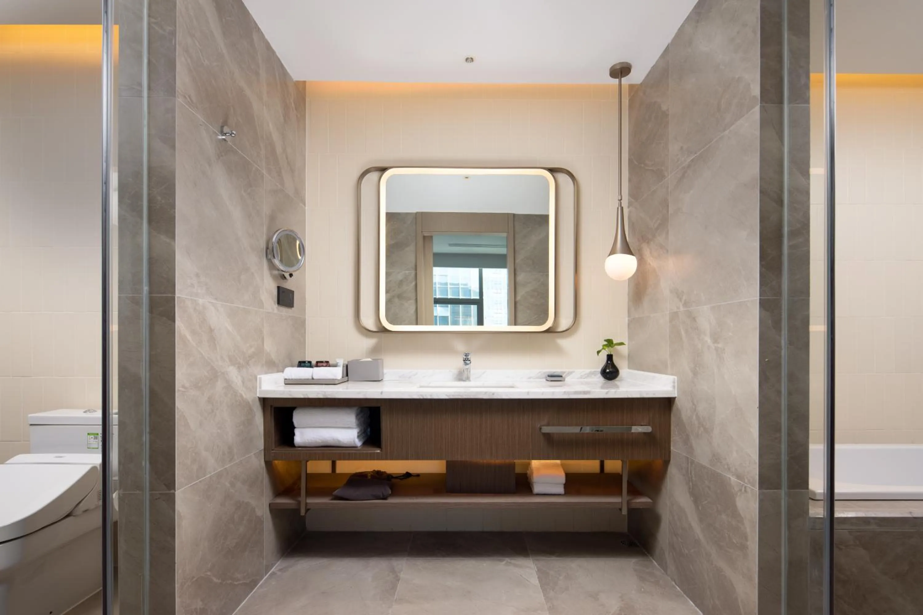Bathroom in Home2 Suites by Hilton Chongqing Yubei