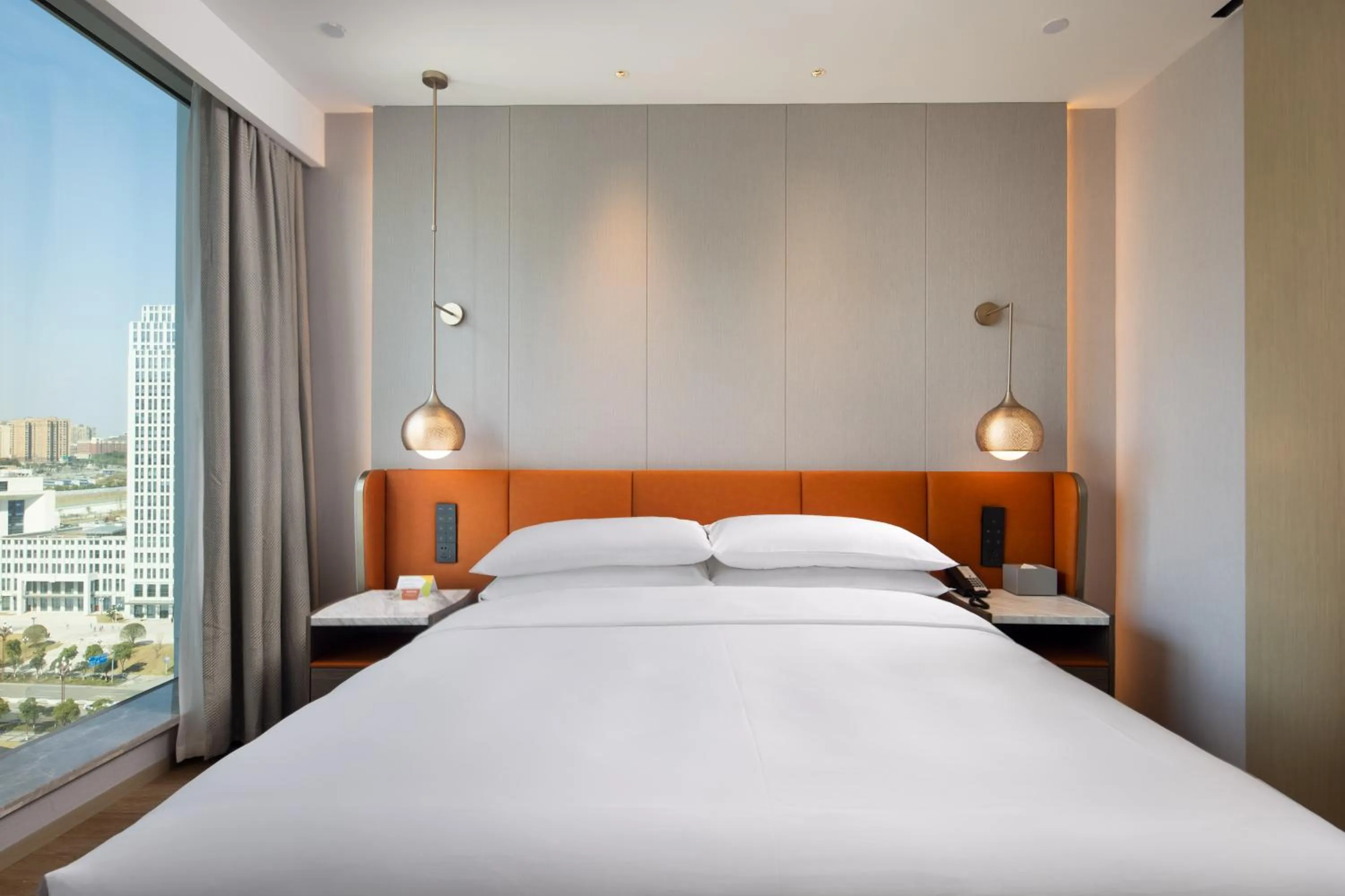 Bed in Home2 Suites by Hilton Chongqing Yubei