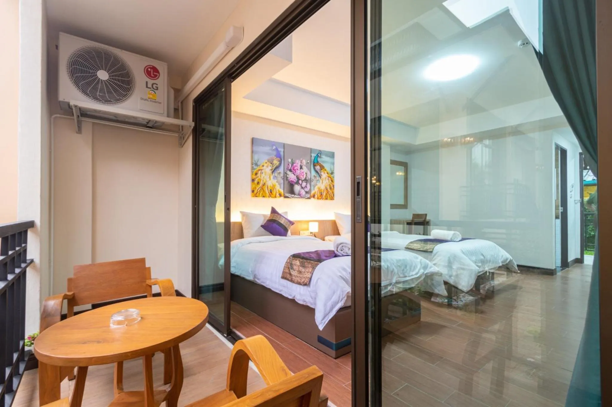 Photo of the whole room, Bed in Peacock De Pai Hotel