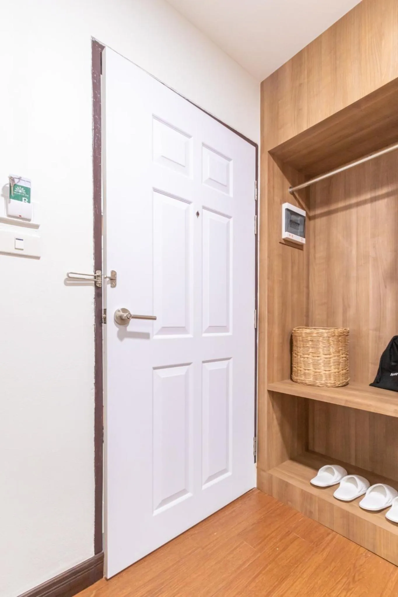 wardrobe in Peacock De Pai Hotel