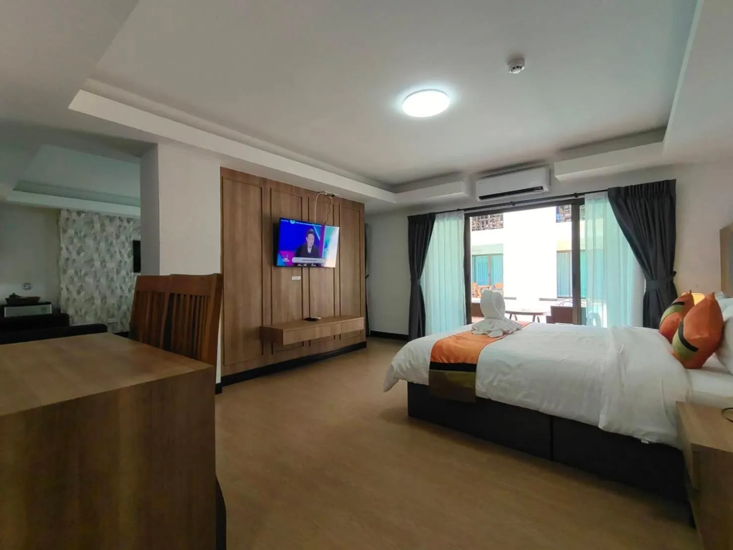 Photo of the whole room, Bed in Peacock De Pai Hotel