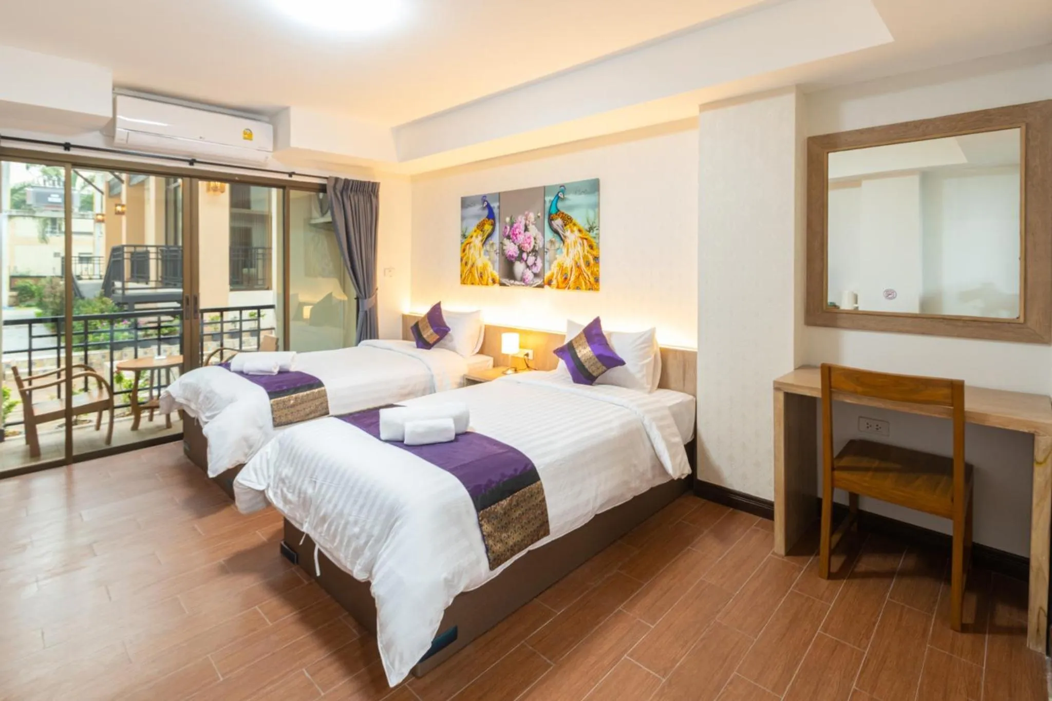 Photo of the whole room, Bed in Peacock De Pai Hotel