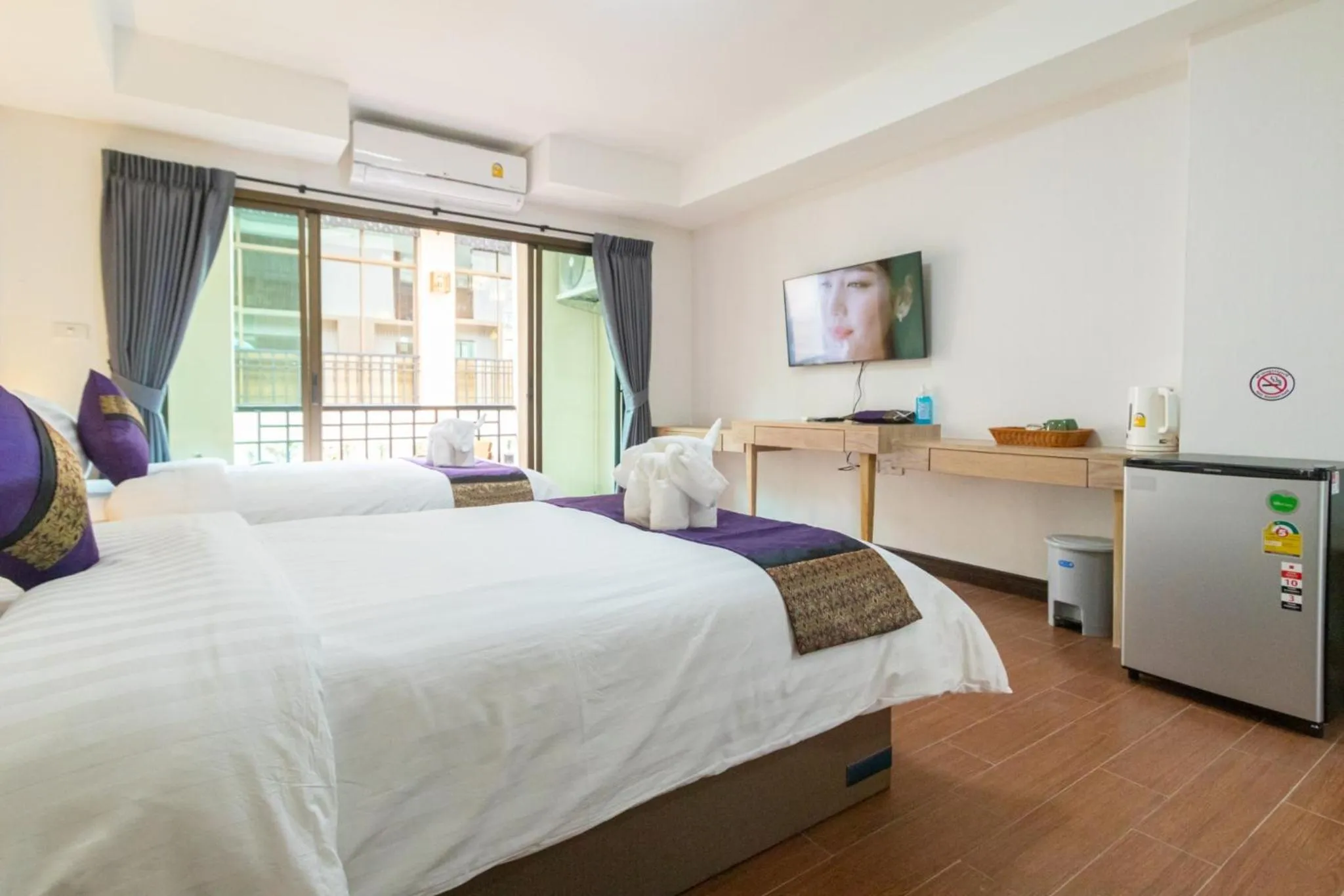 Photo of the whole room, Bed in Peacock De Pai Hotel