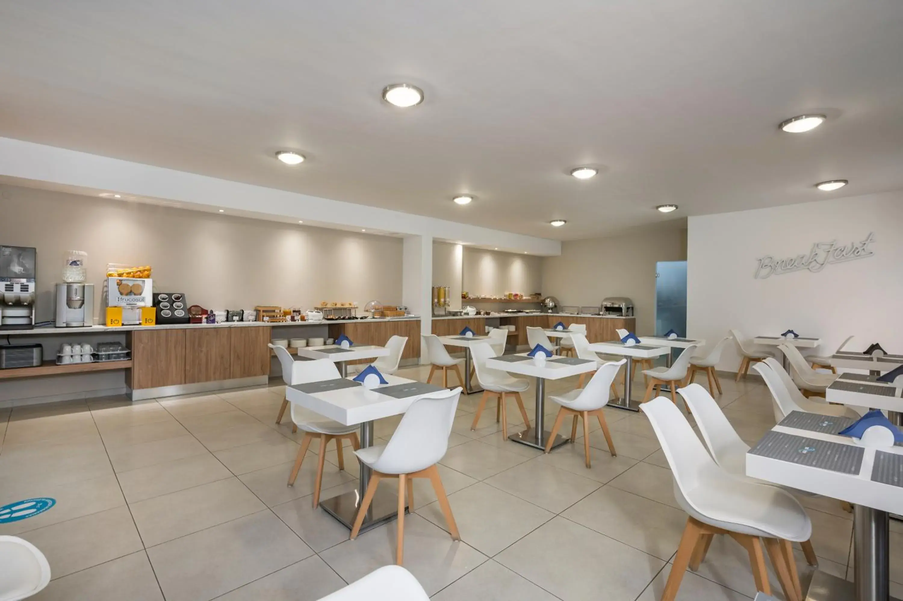 Restaurant/places to eat in Sea View Hotel & Apartments Restaurant/places to eat in Sea View Hotel & Apartments