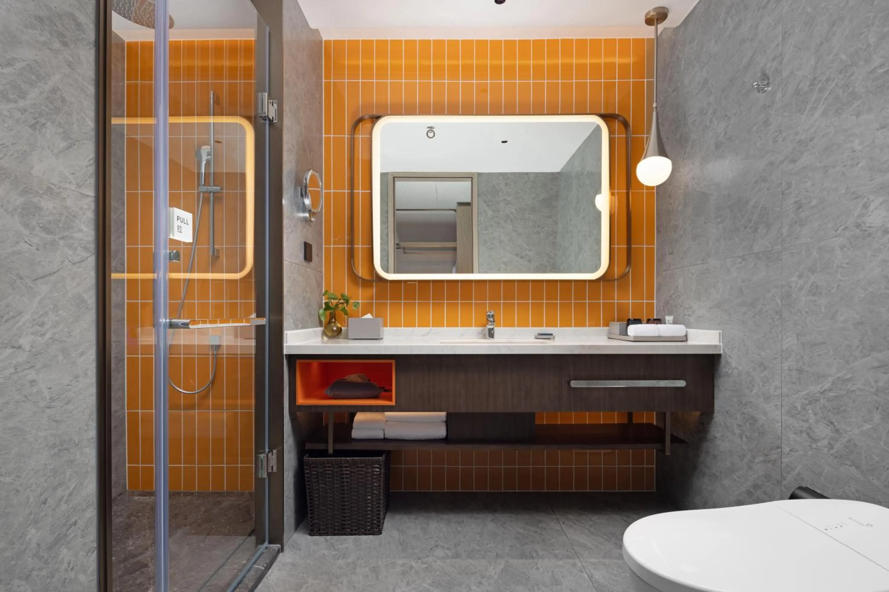Shower in Home2 Suites by Hilton Guiyang Nanming Jiyuan