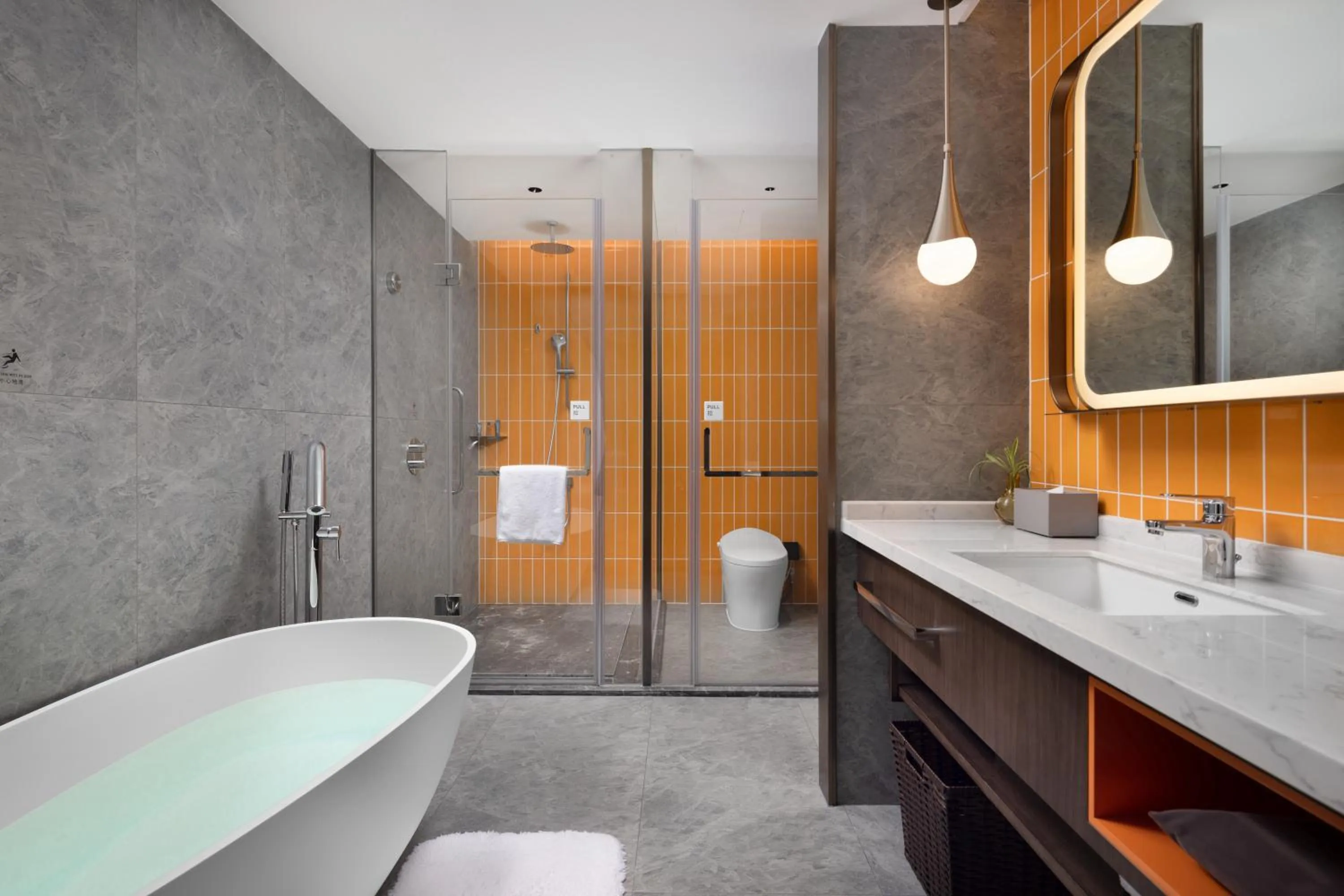 Shower in Home2 Suites by Hilton Guiyang Nanming Jiyuan