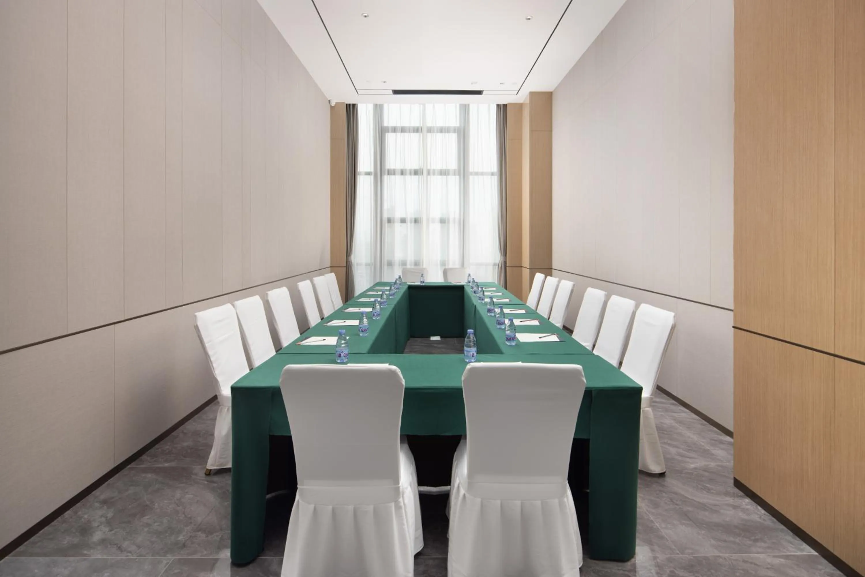 Meeting/conference room in Home2 Suites By Hilton Wuhan Xudong
