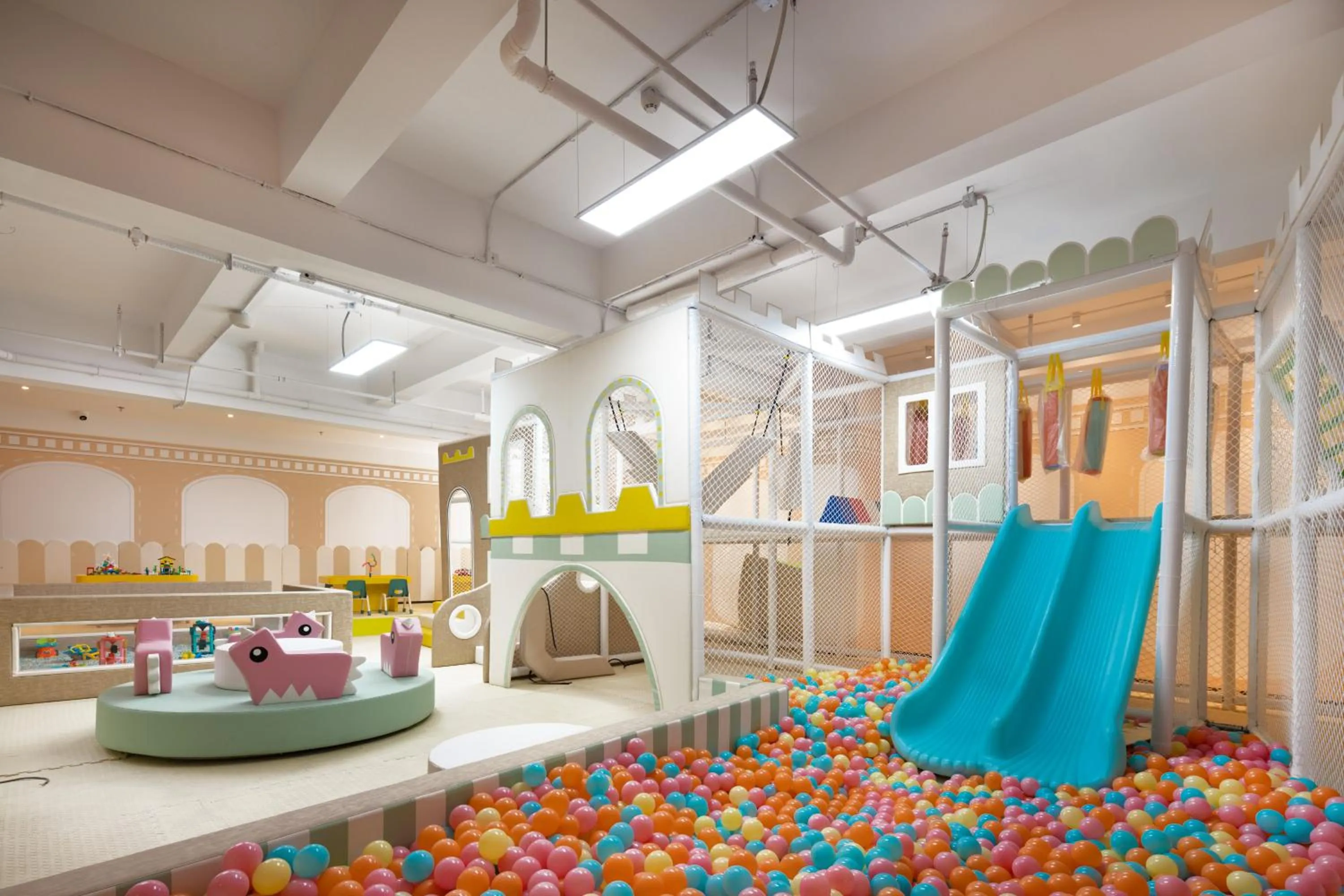 Communal lounge/ TV room in Home2 Suites By Hilton Foshan Jiujiang