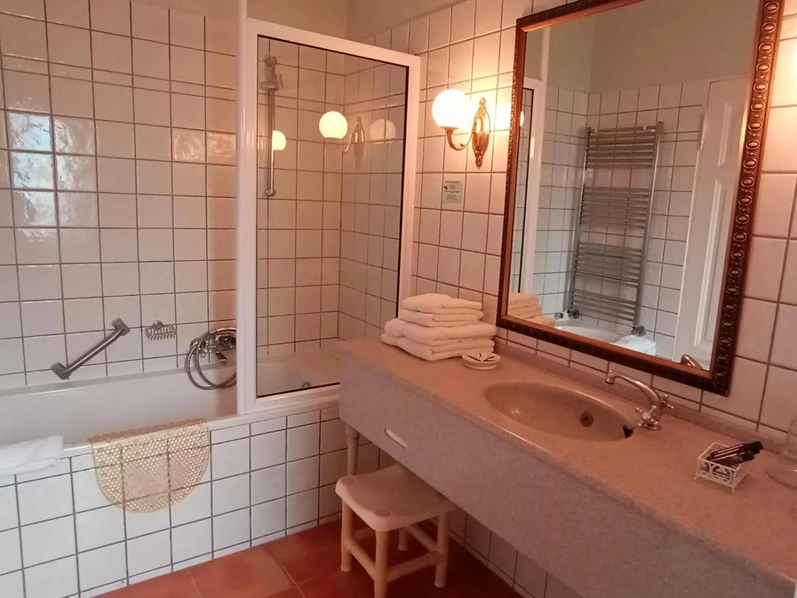 Bathroom in Hotel Eberwein Garni
