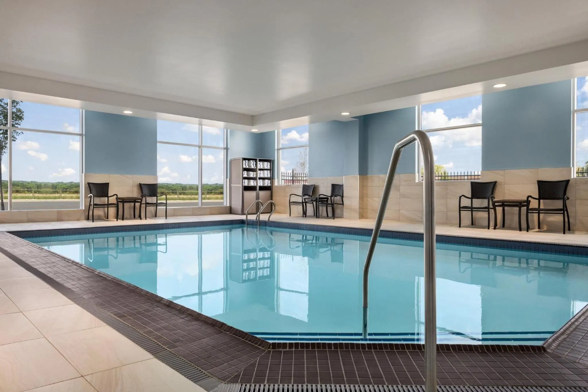 Swimming pool in Holiday Inn Express - Strathroy by IHG