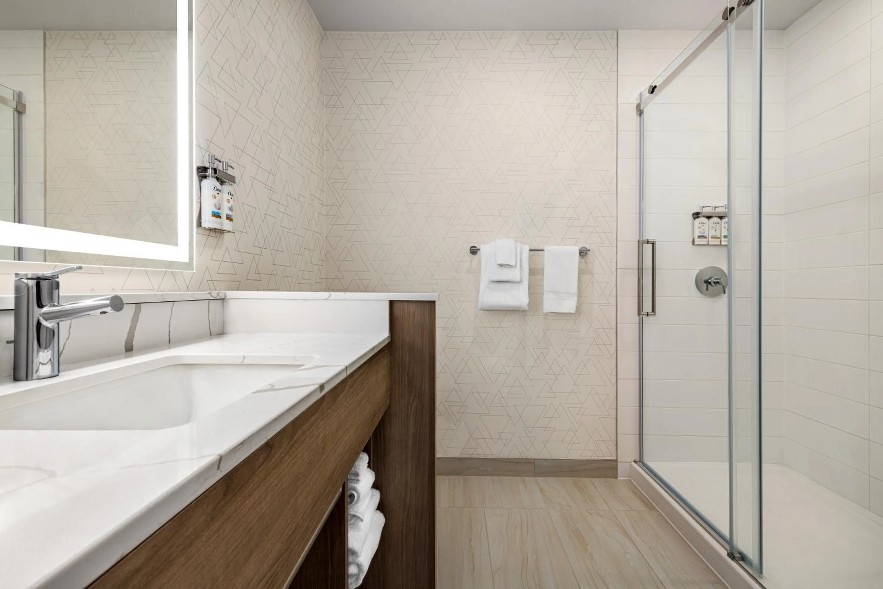 Bathroom in Holiday Inn Express - Strathroy by IHG