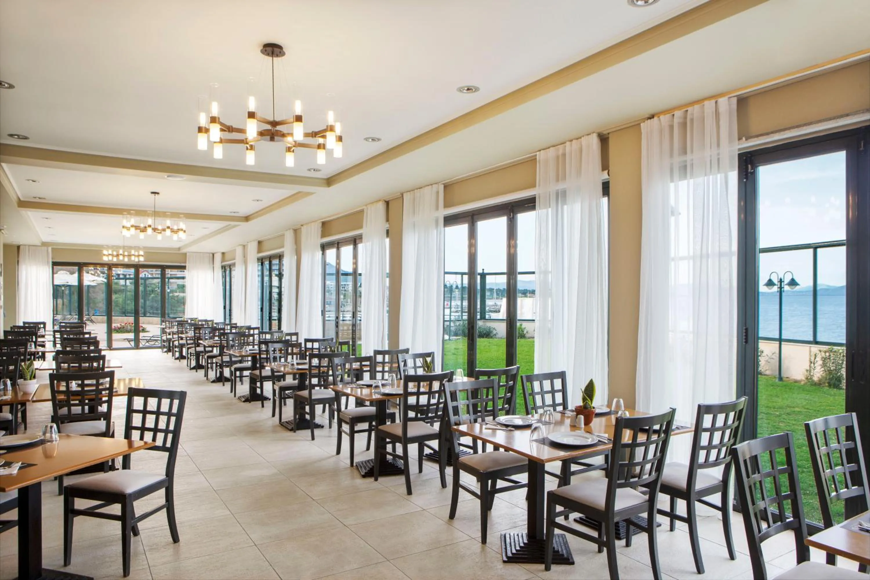 Restaurant/places to eat in Zeus Essence Ramada by Wyndham Athens