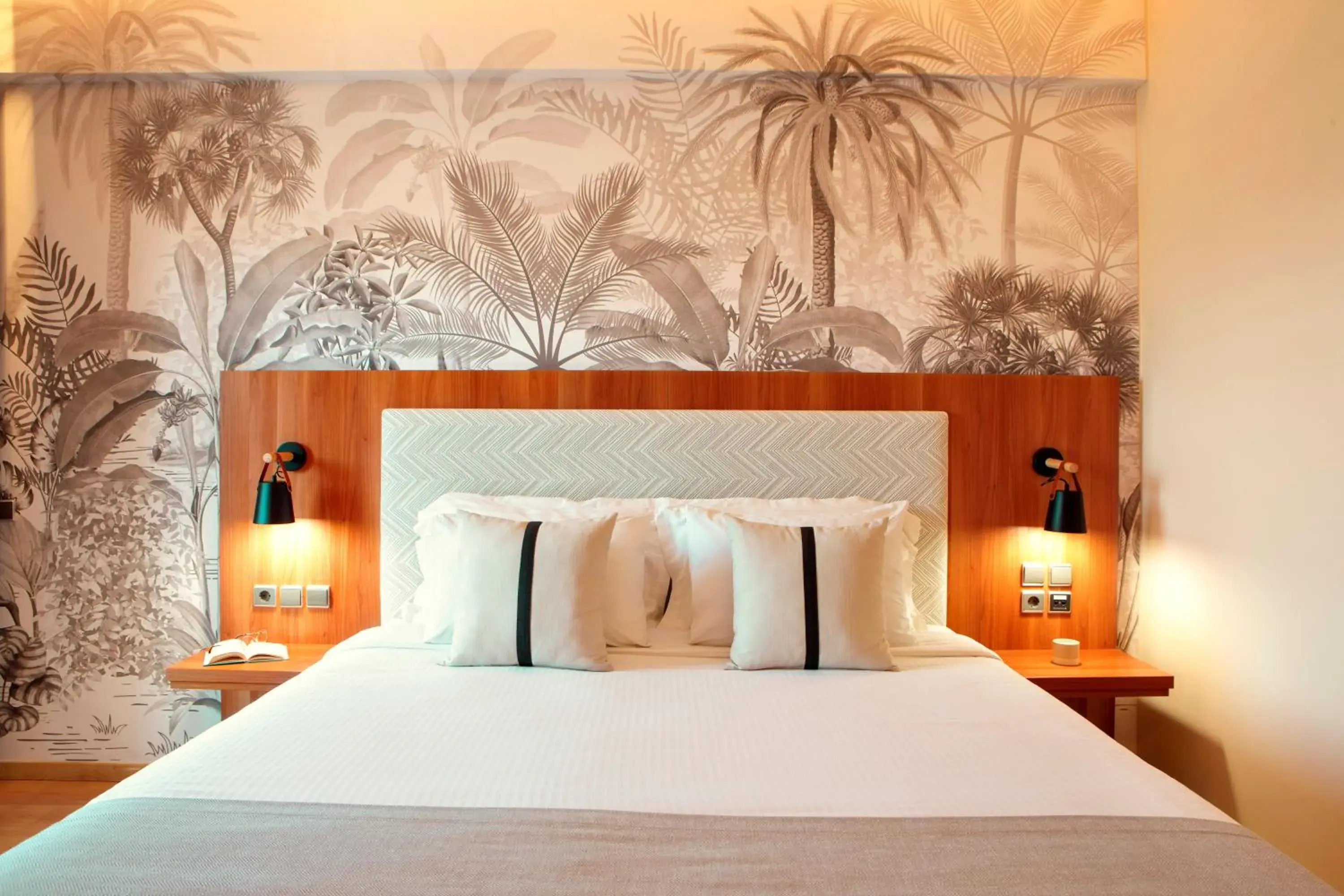 Bedroom, Bed in Zeus Essence Ramada by Wyndham Athens Bedroom, Bed in Zeus Essence Ramada by Wyndham Athens