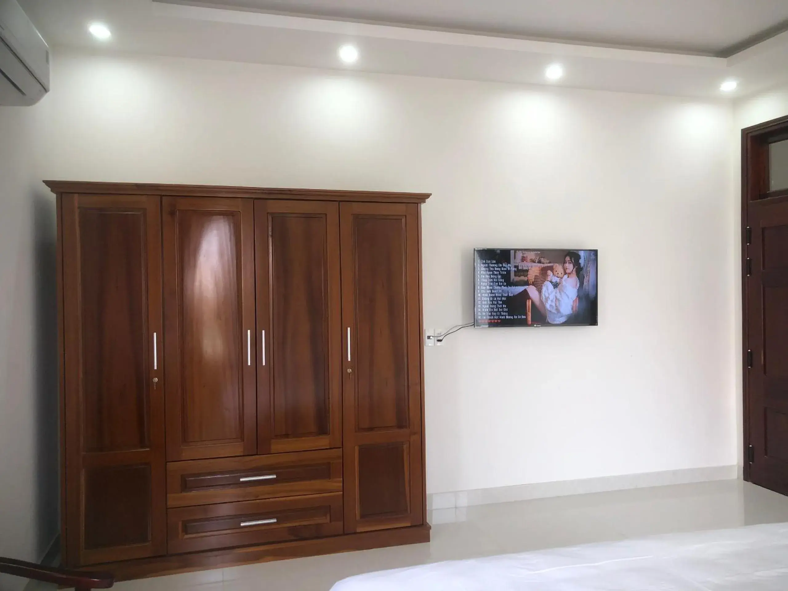 Triple Room with Balcony in Homestay Phương House Triple Room with Balcony in Homestay Phương House