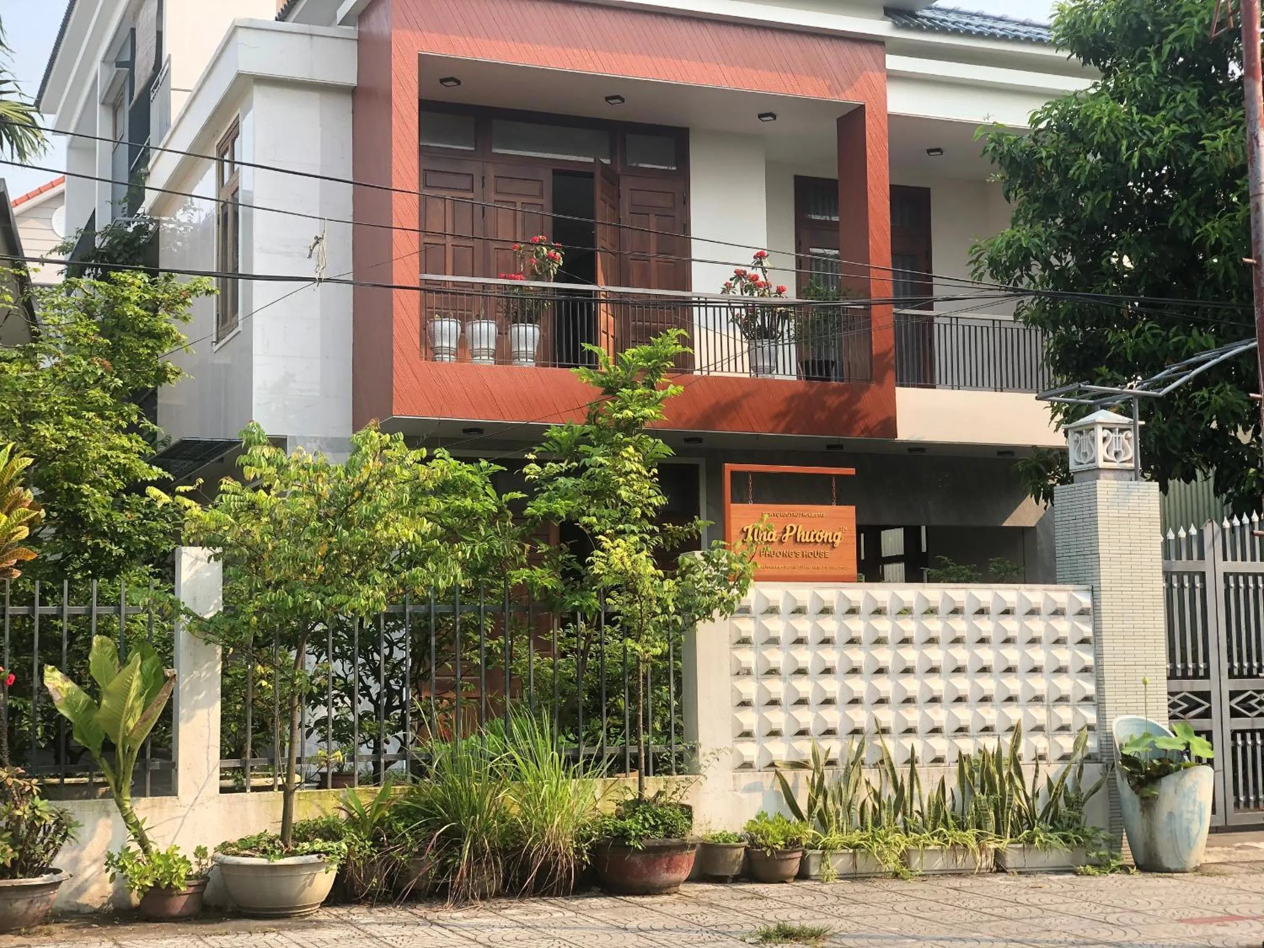 Property logo or sign in Homestay Phương House